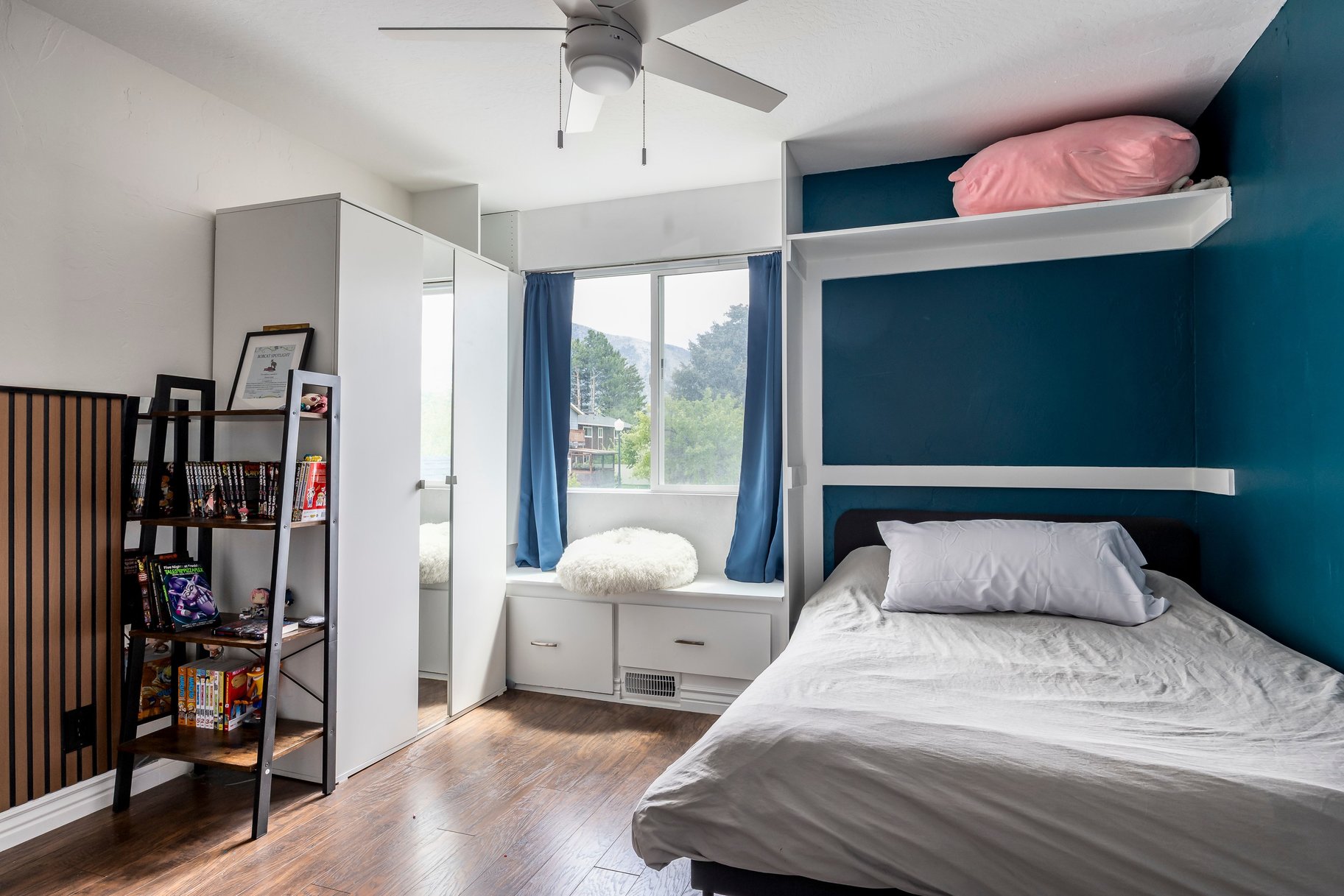  Sandy Gem Near the Canyons with Beautiful Backyard Living - 物件實景