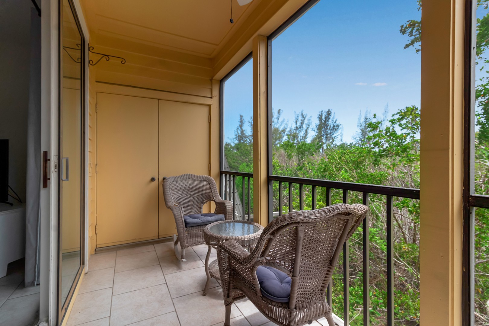 Longboat Key, Florida, 34228, United States, 2 Bedrooms Bedrooms, ,2 BathroomsBathrooms,Residential,For Sale,1841506