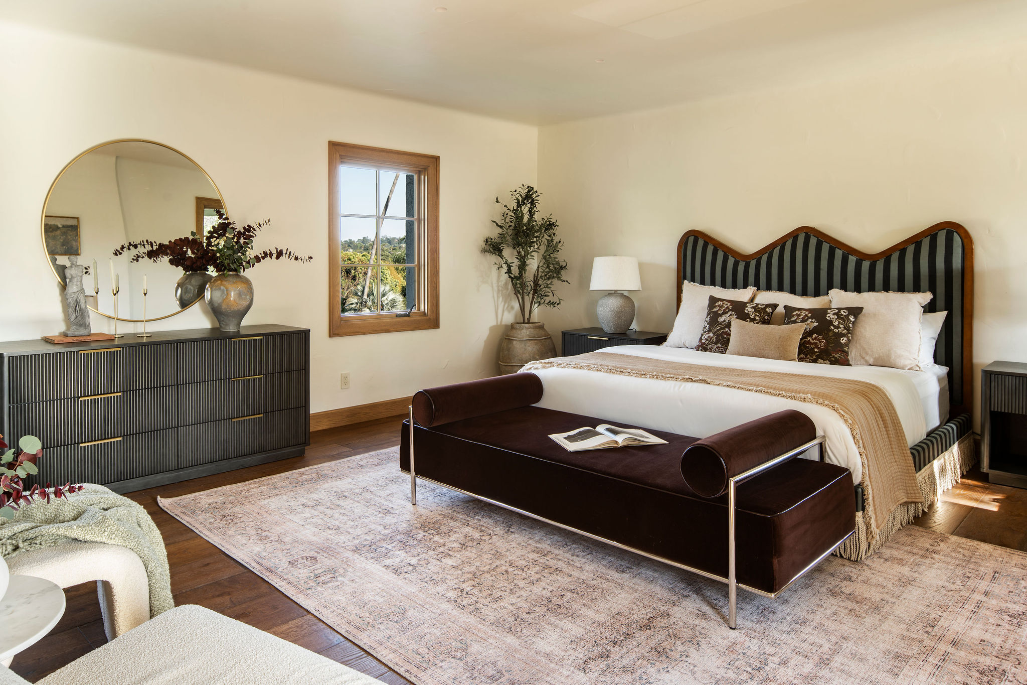  2110 Hill Dr - 物件實景