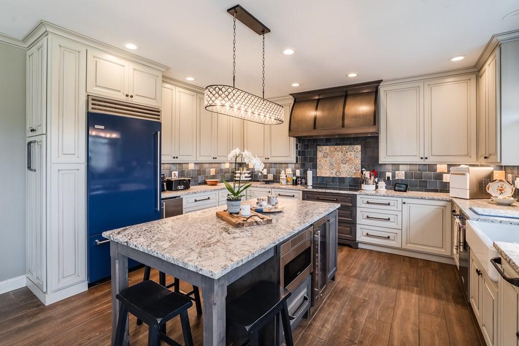 CHATSWORTH, Georgia, 30705, United States, 5 Bedrooms Bedrooms, ,6 BathroomsBathrooms,Residential,For Sale,1846610