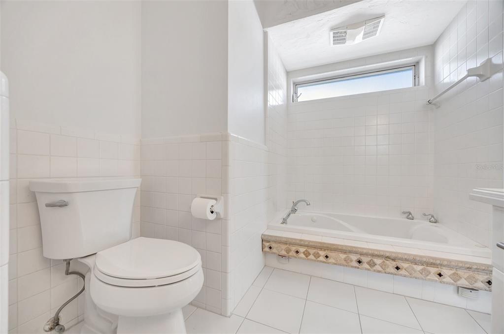 Largo, Florida, 33774, United States, 3 Bedrooms Bedrooms, ,2 BathroomsBathrooms,Residential,For Sale,1776970