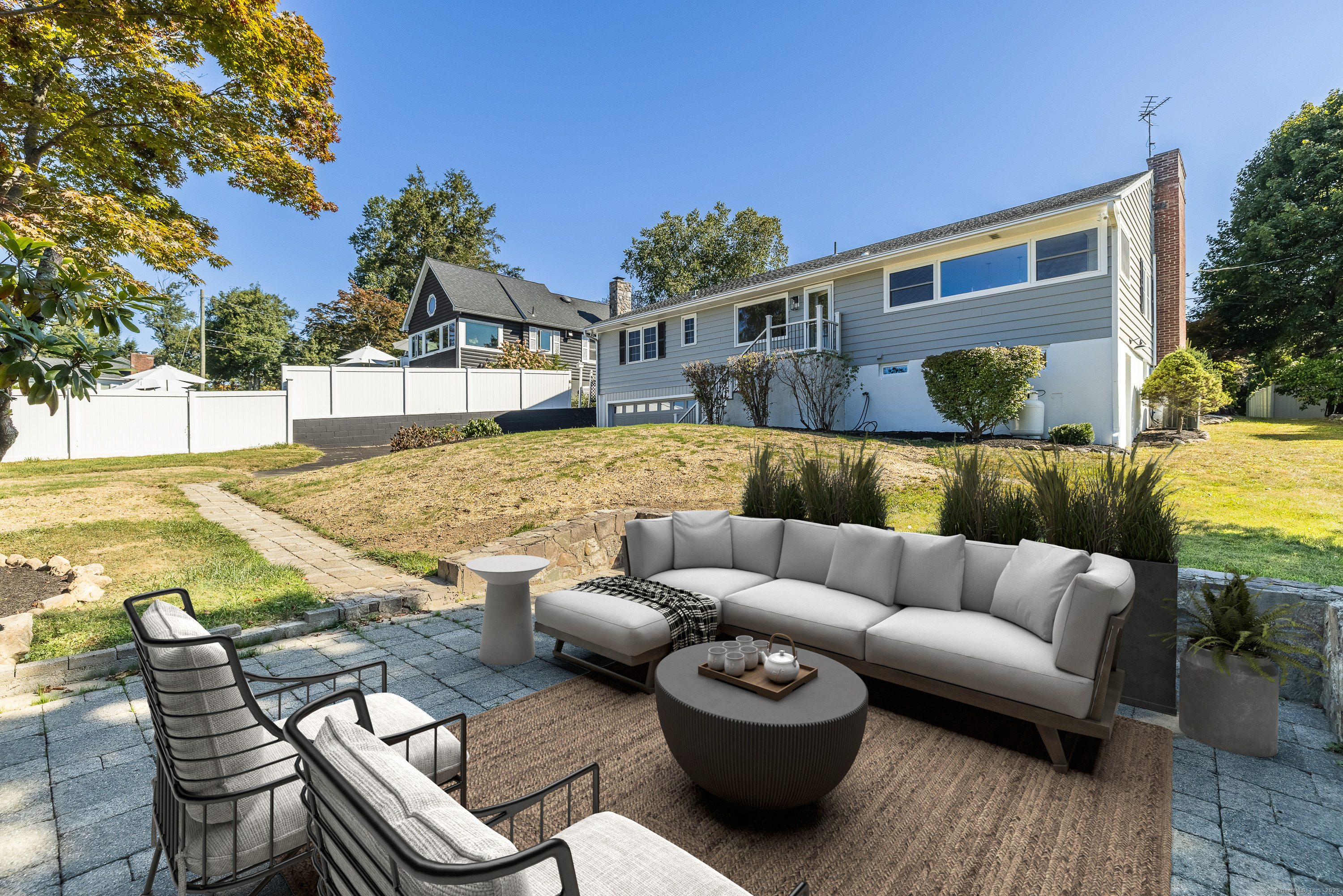 Brookfield, Connecticut, 06804, United States, 3 Bedrooms Bedrooms, ,4 BathroomsBathrooms,Residential,For Sale,1940398
