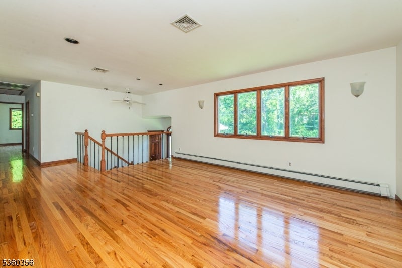 Montville Twp., New Jersey, 07082, United States, 4 Bedrooms Bedrooms, ,3 BathroomsBathrooms,Residential,For Sale,1834822