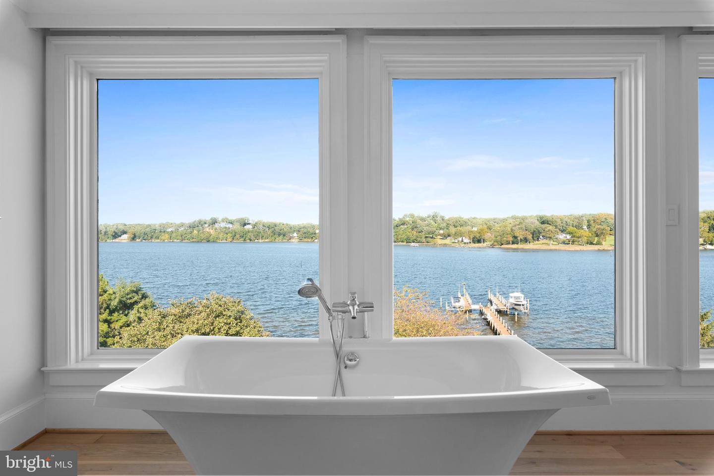 Annapolis, Maryland, 21401, United States, 6 Bedrooms Bedrooms, ,9 BathroomsBathrooms,Residential,For Sale,1744744