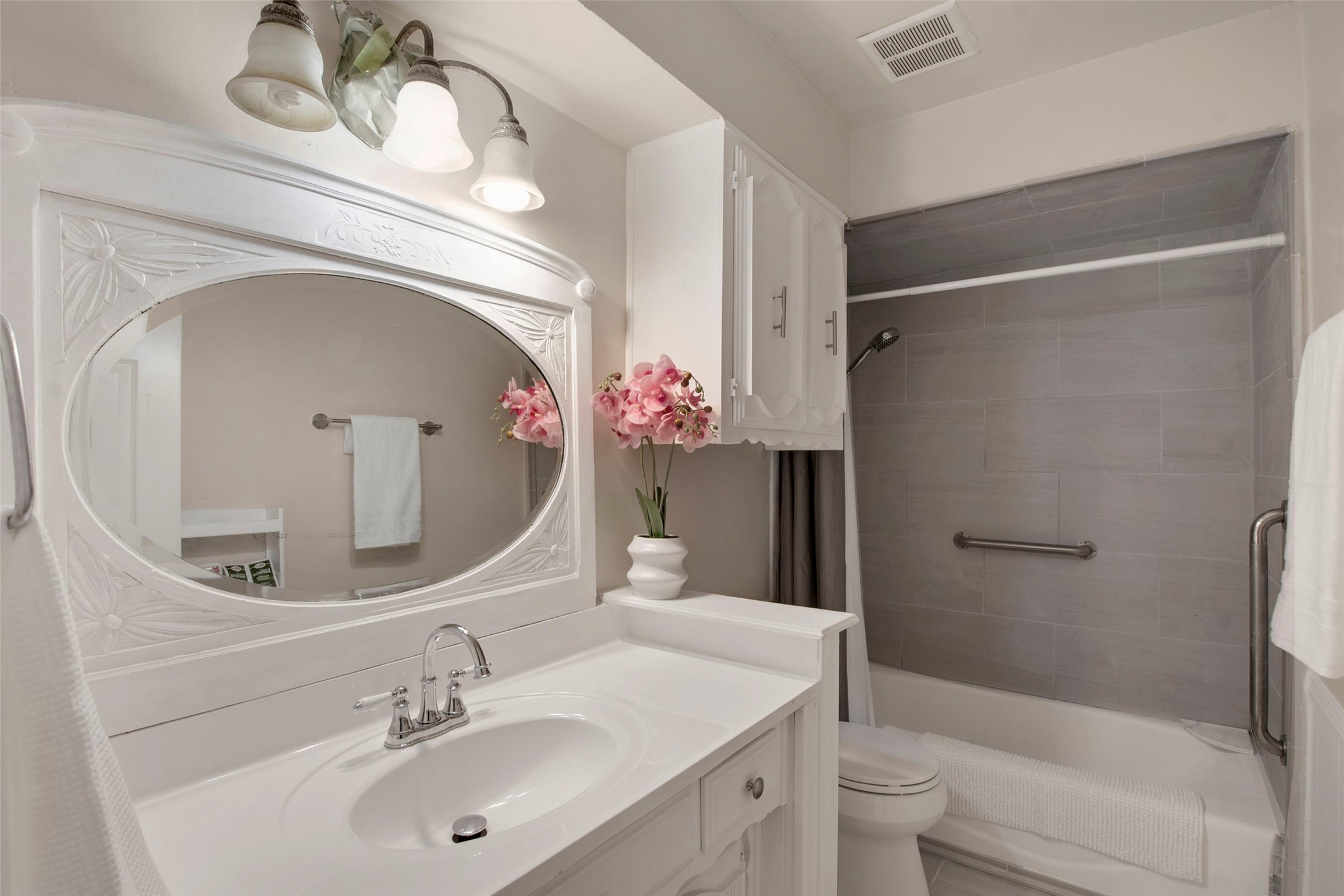 Dallas, Texas, 75243, United States, 5 Bedrooms Bedrooms, ,3 BathroomsBathrooms,Residential,For Sale,1847353