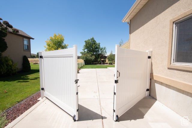 Hooper, Utah, 84315, United States, 4 Bedrooms Bedrooms, ,3 BathroomsBathrooms,Residential,For Sale,1904252