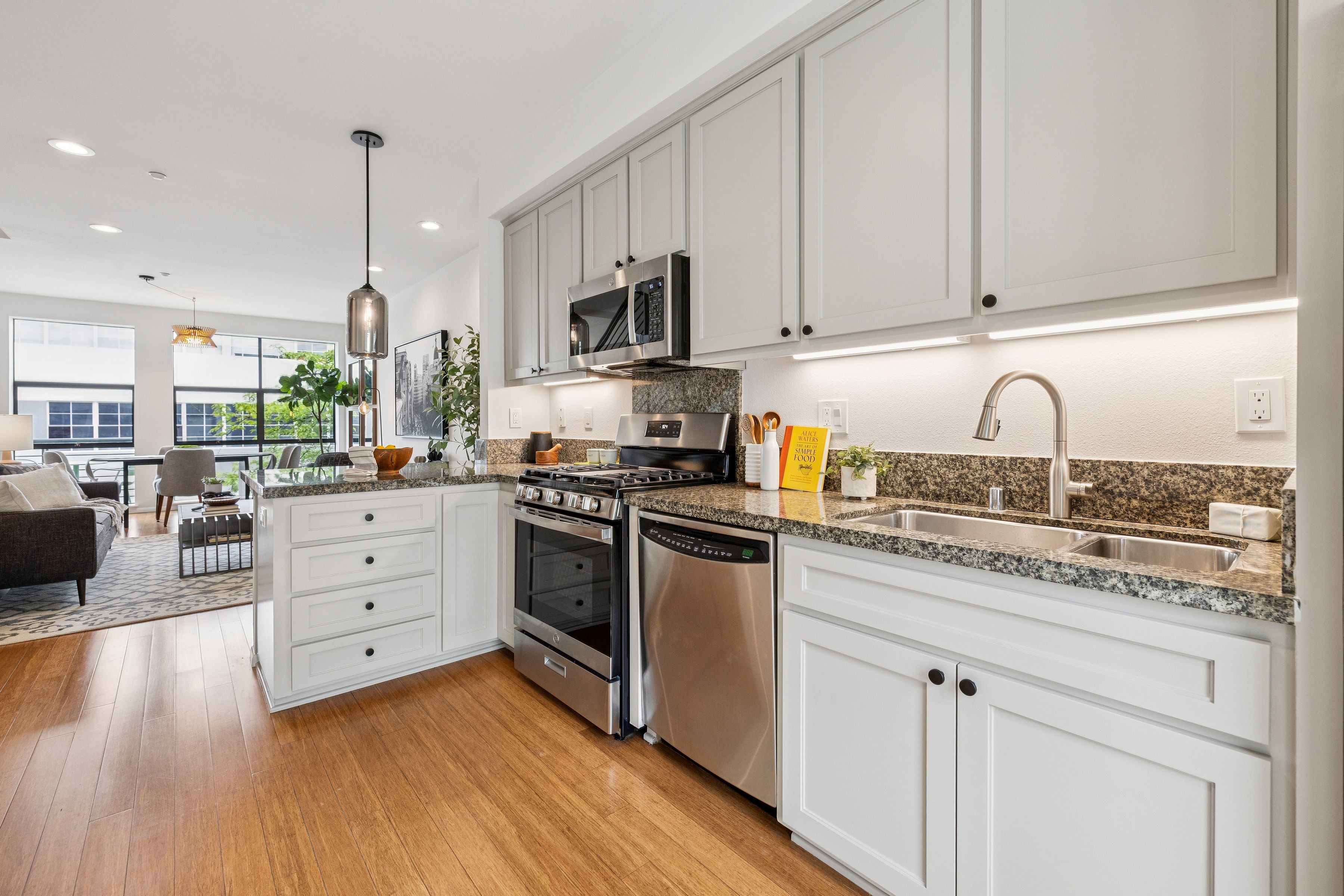  Modern Townhome in Prime North Oakland - 物件實景