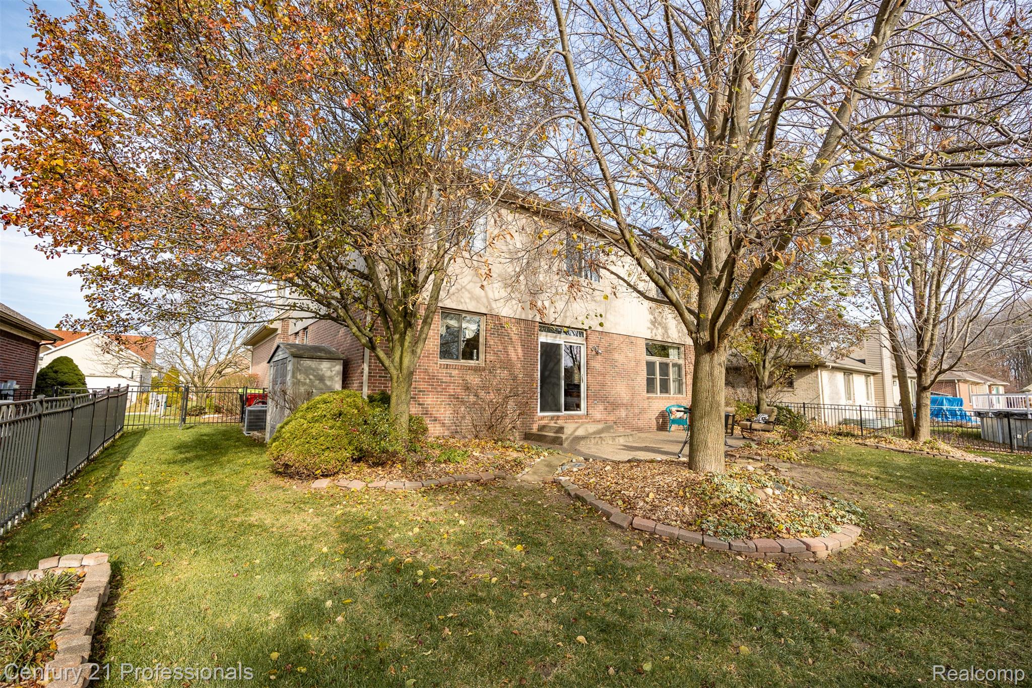 Macomb, Michigan, 48044, United States, 4 Bedrooms Bedrooms, ,3 BathroomsBathrooms,Residential,For Sale,1997727