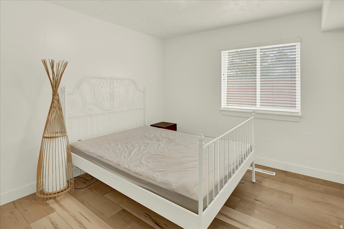 Sandy, Utah, 84094, United States, 4 Bedrooms Bedrooms, ,1 BathroomBathrooms,Residential,For Sale,2001958