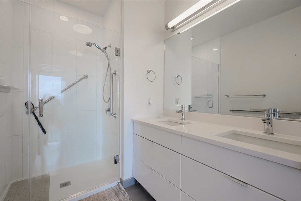 Boston, Massachusetts, 02128, United States, 2 Bedrooms Bedrooms, ,2 BathroomsBathrooms,Residential,For Sale,1787695