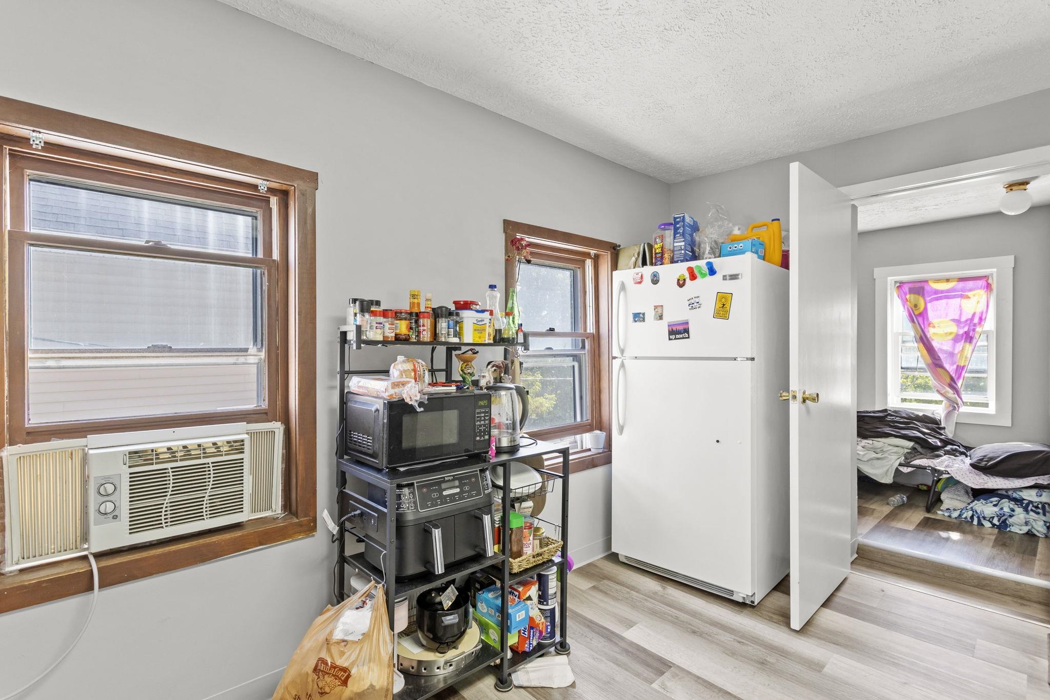 Manchester, New Hampshire, 03103, United States, ,3 BathroomsBathrooms,Residential,For Sale,1979681