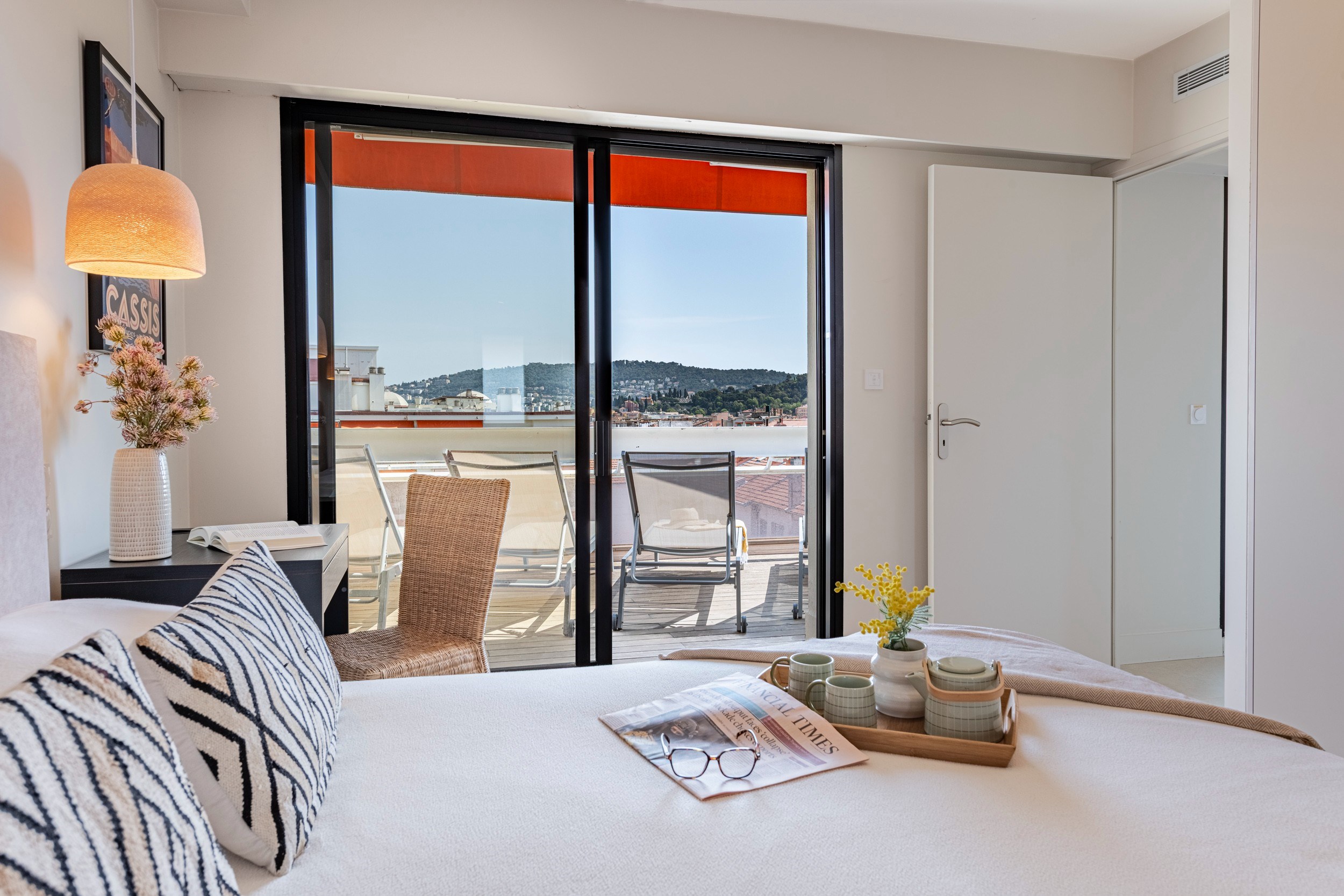  Nice Carré d’Or top floor 2 bedroom apartment with terrace and garage in luxury… - 物件實景