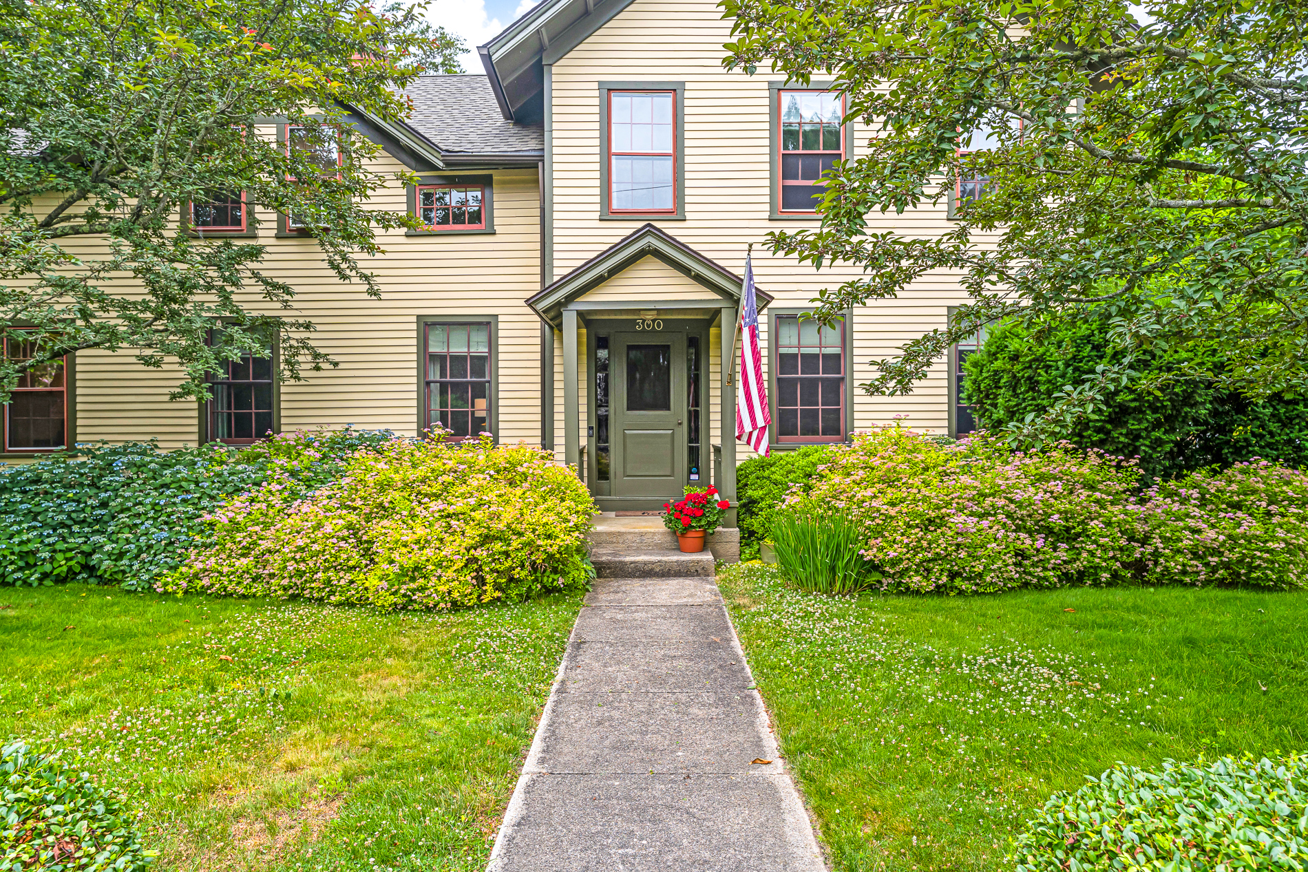  300 Kenyon Avenue, South Kingstown, RI, 02879 - 物件實景