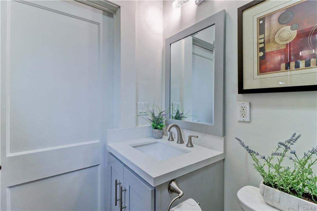 Los ANgeles, California, 90004, United States, 5 Bedrooms Bedrooms, ,2 BathroomsBathrooms,Residential,For Sale,1756474