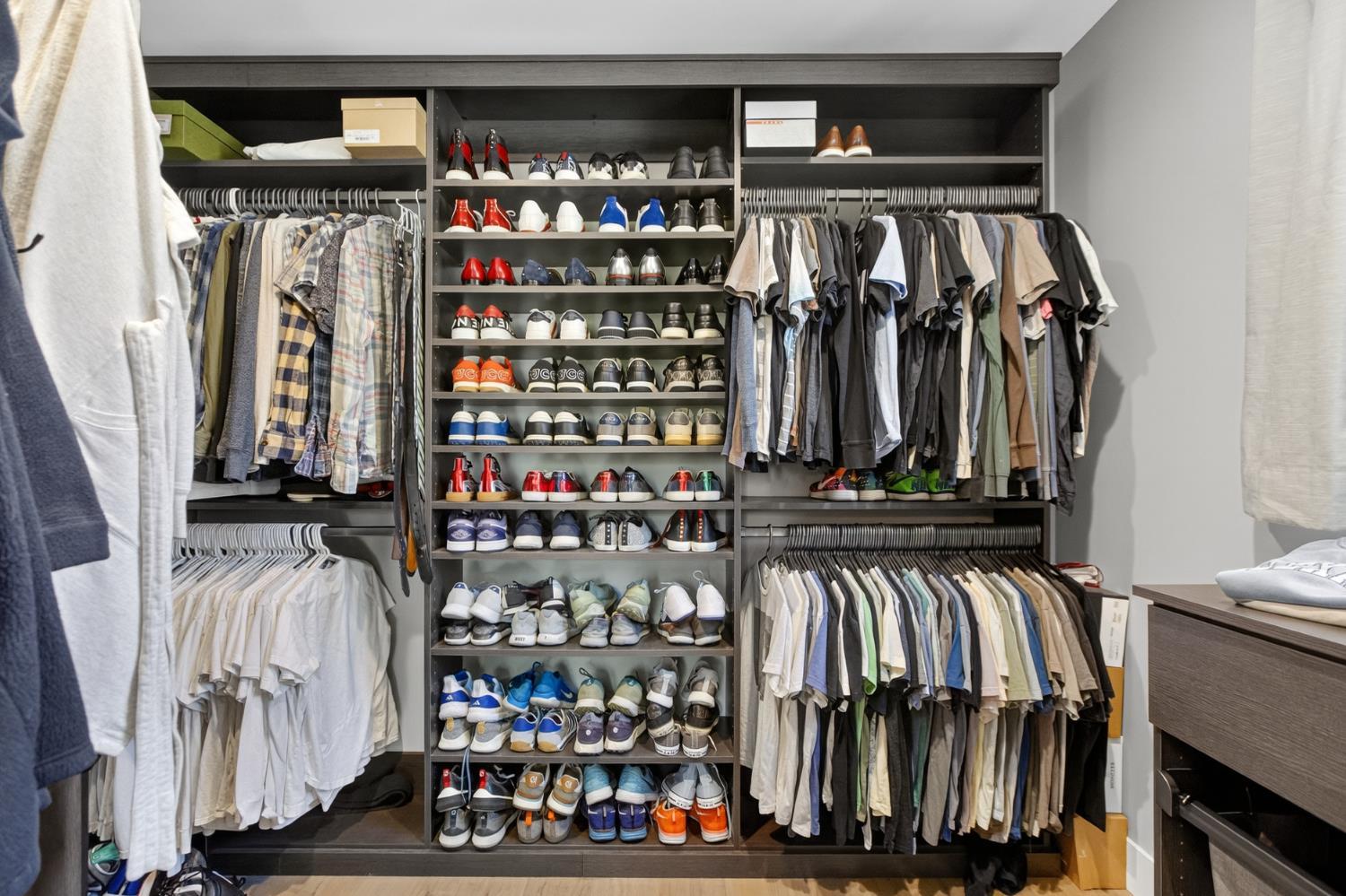 Sacramento, California, 95816, United States, 3 Bedrooms Bedrooms, ,5 BathroomsBathrooms,Residential,For Sale,1978117