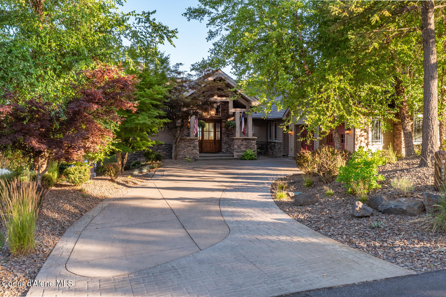 Coeur d'Alene, Idaho, 83814, United States, 4 Bedrooms Bedrooms, ,4 BathroomsBathrooms,Residential,For Sale,1909432