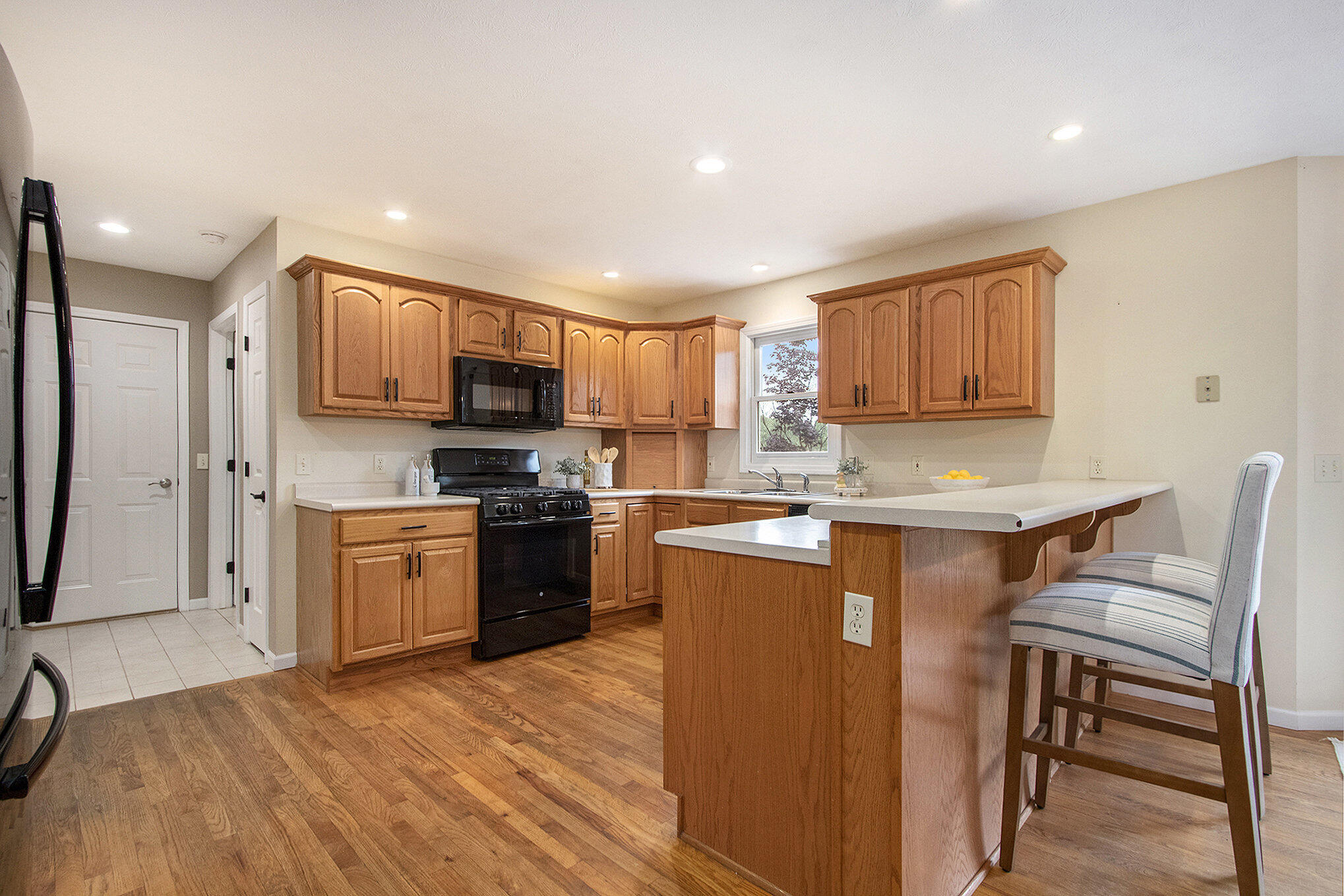 Stevensville, Michigan, 49127, United States, 4 Bedrooms Bedrooms, ,3 BathroomsBathrooms,Residential,For Sale,1942720