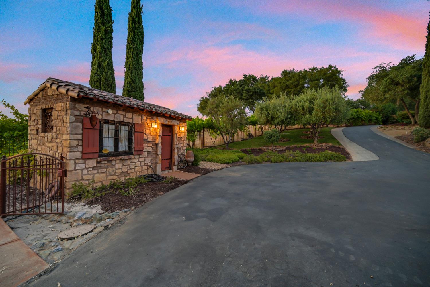 Loomis, California, 95650, United States, 6 Bedrooms Bedrooms, ,6 BathroomsBathrooms,Residential,For Sale,1908935