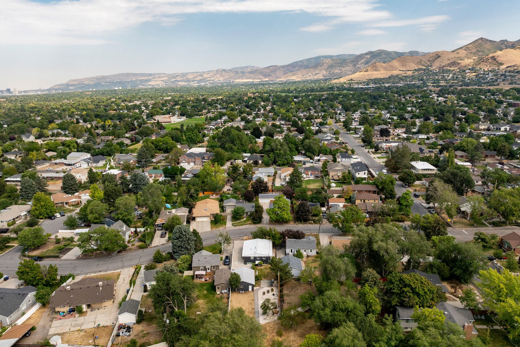  Updated Millcreek Home with Space to Make It Your Own - 物件實景