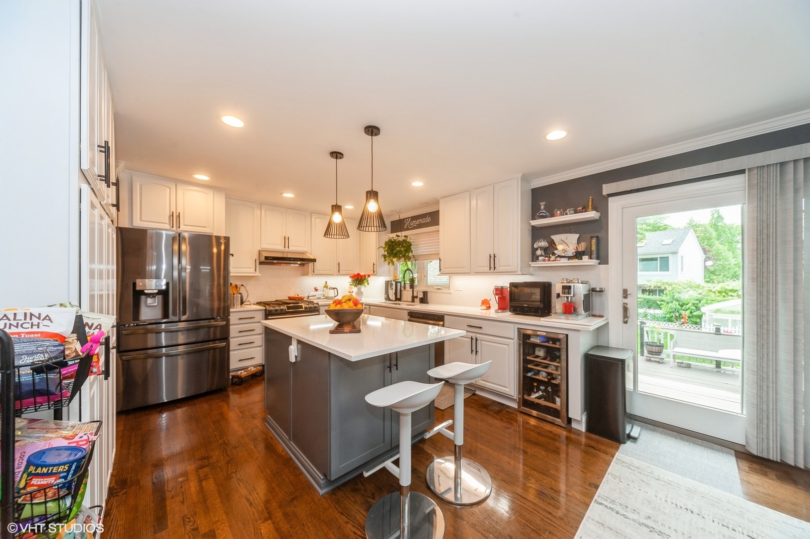 Vernon Hills, Illinois, 60061, United States, 3 Bedrooms Bedrooms, ,3 BathroomsBathrooms,Residential,For Sale,1885308