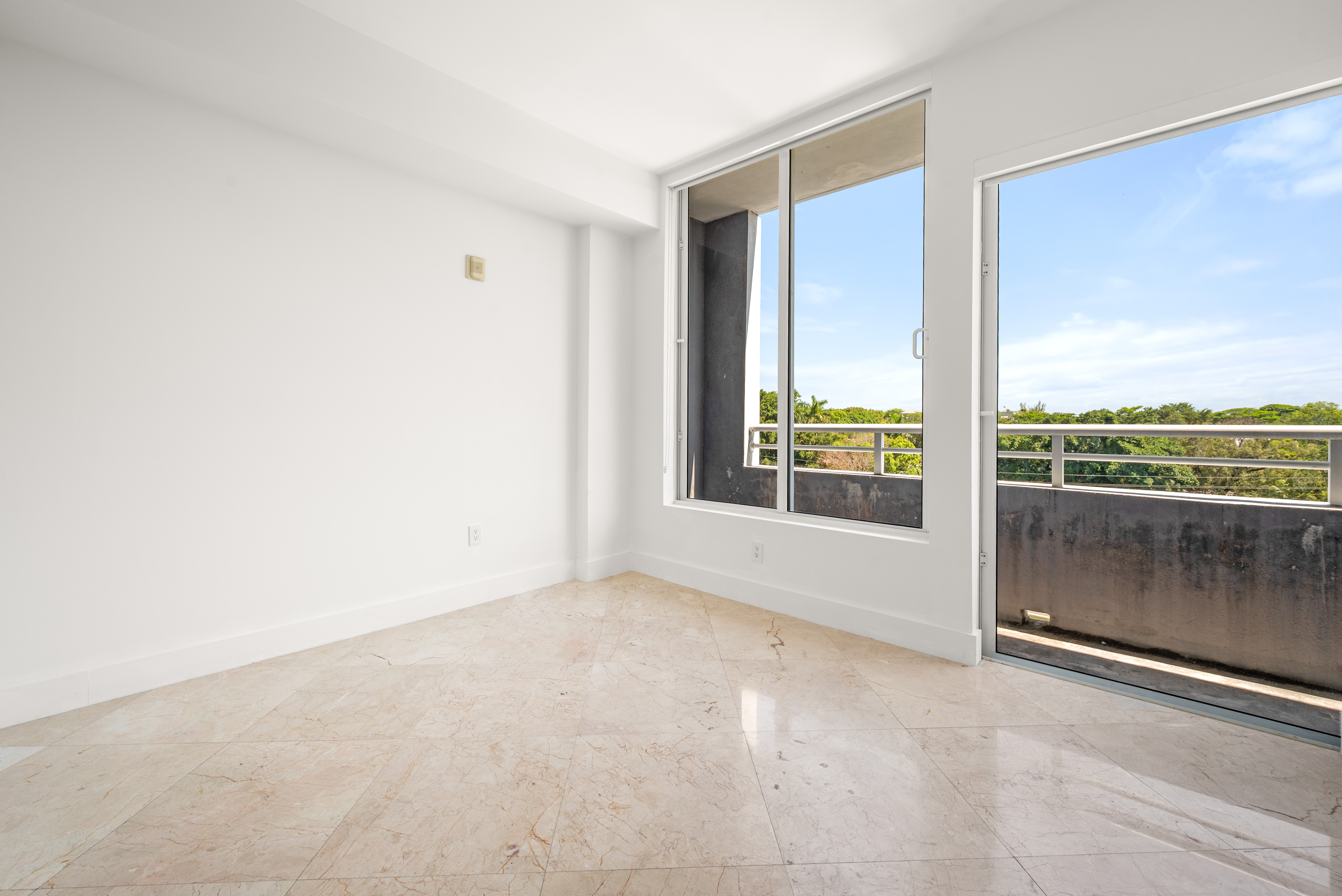  3250 Grand Ave, Miami, FL, 33133 - 物件實景