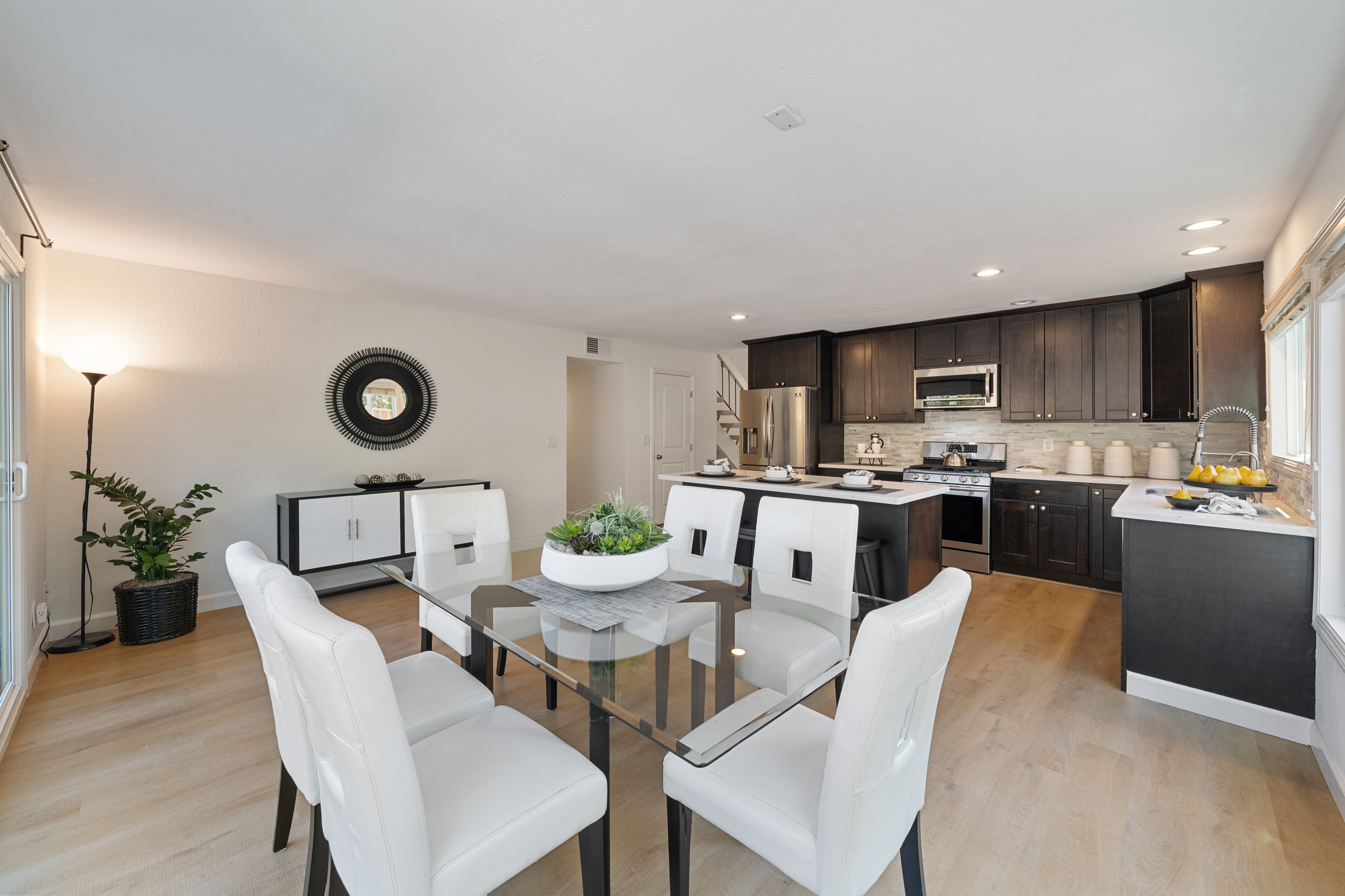  Expansive Vista Park Residence - 物件實景
