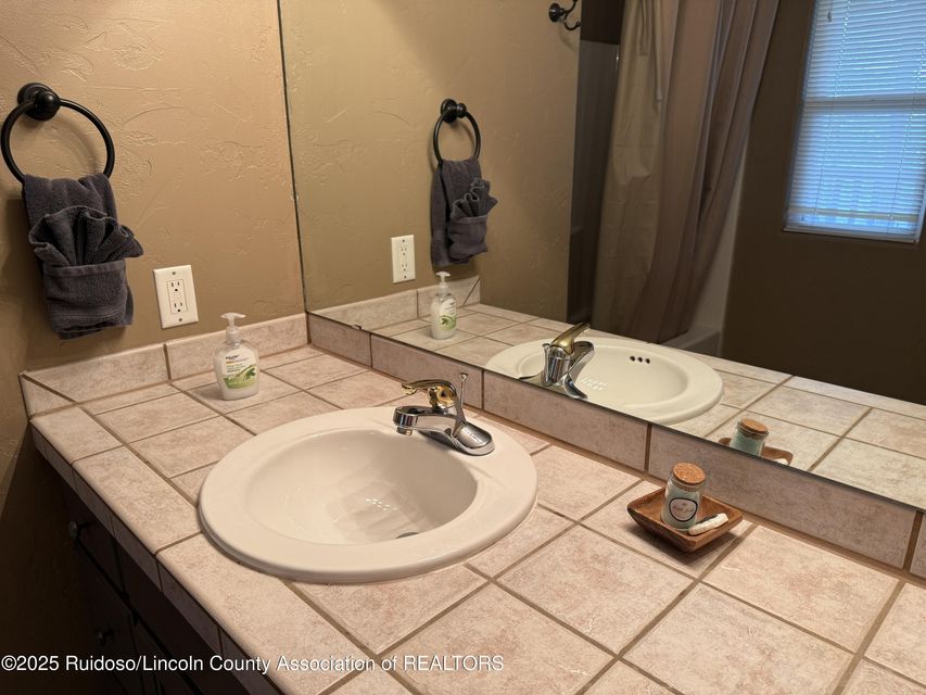 Ruidoso, New Mexico, 88345, United States, 4 Bedrooms Bedrooms, ,3 BathroomsBathrooms,Residential,For Sale,1895343