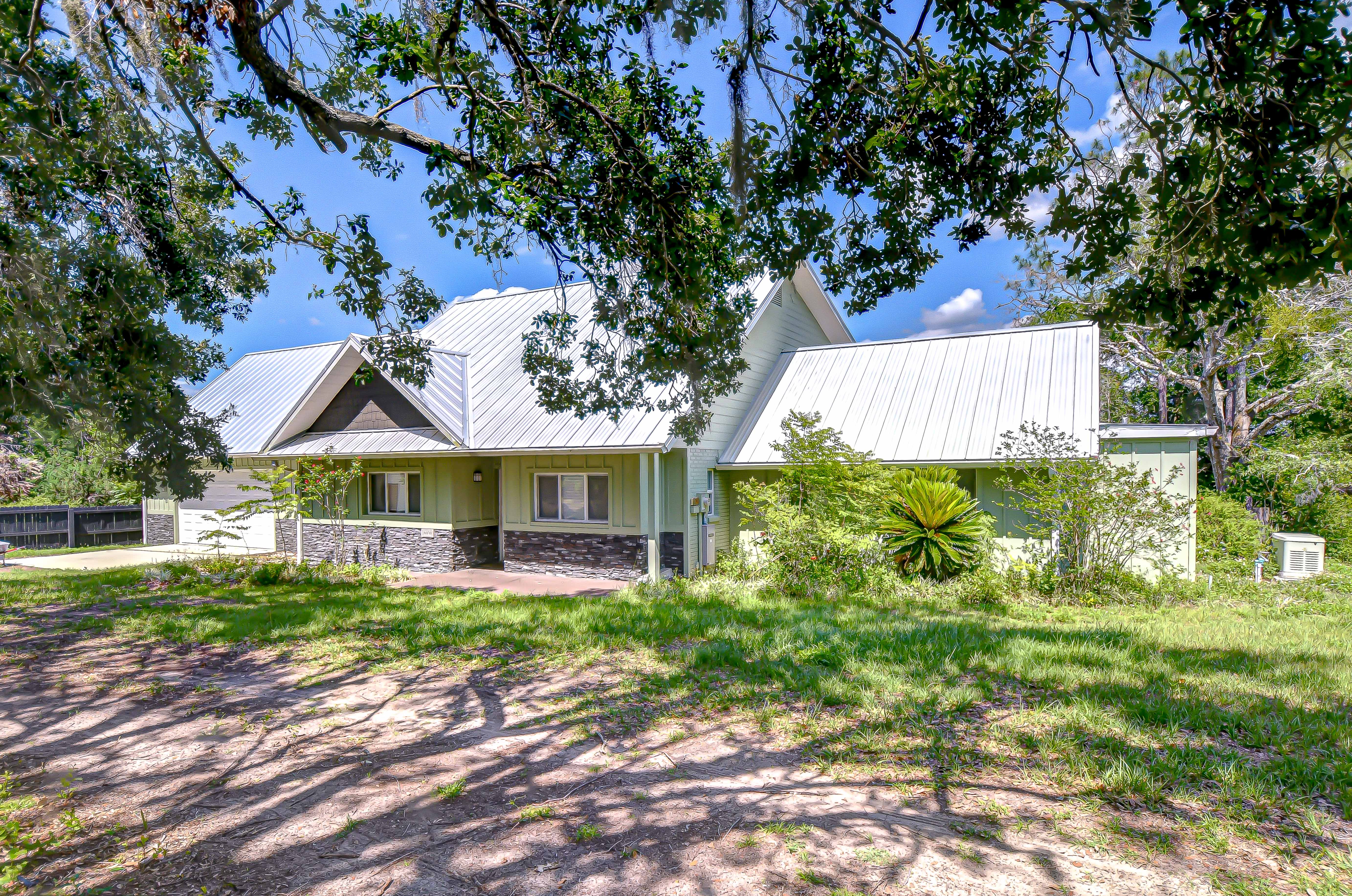 Dade City, Florida, 33523, United States, 4 Bedrooms Bedrooms, ,3 BathroomsBathrooms,Residential,For Sale,1873323