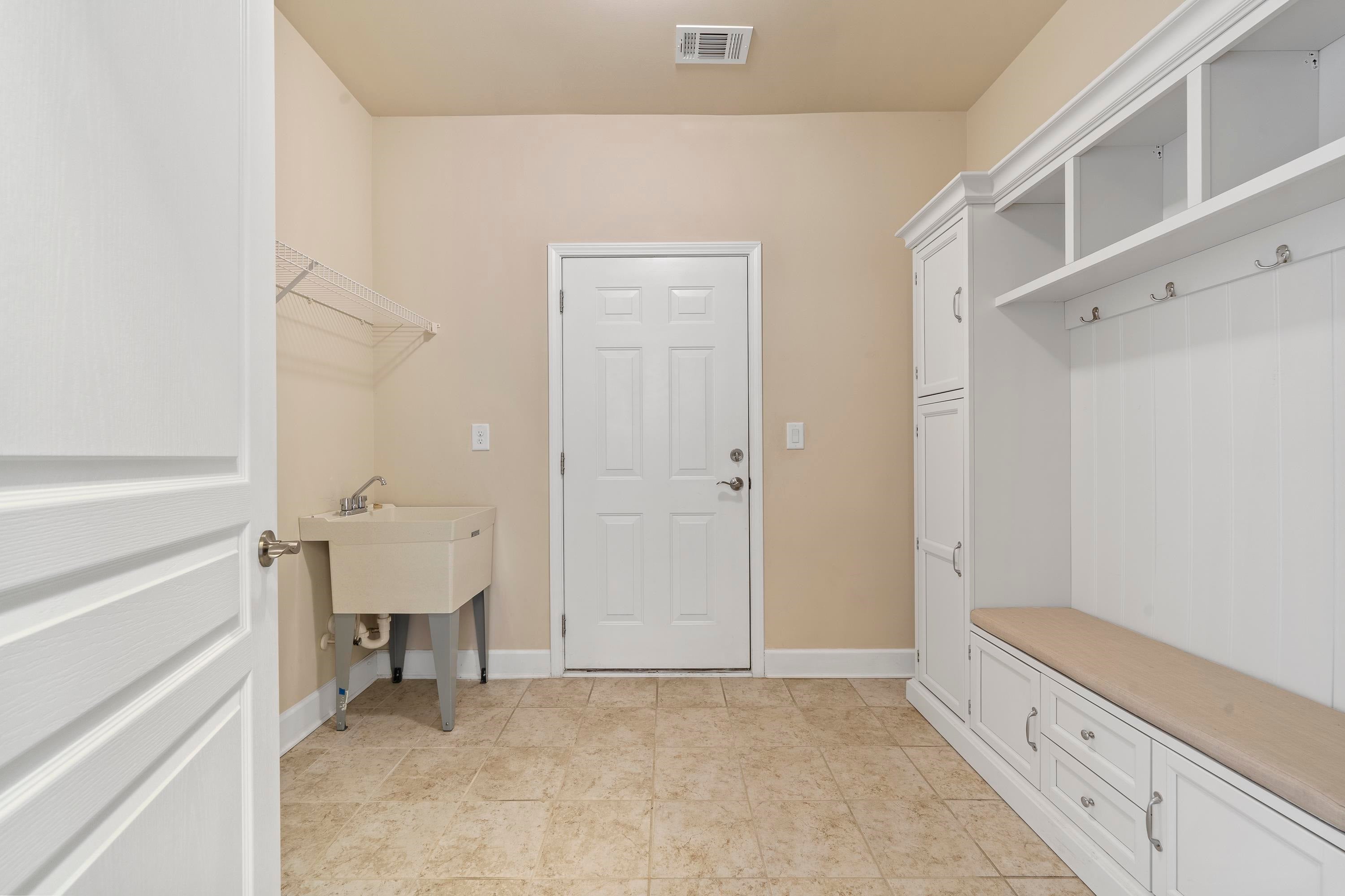 Greensboro, Georgia, 30642, United States, 3 Bedrooms Bedrooms, ,3 BathroomsBathrooms,Residential,For Sale,1992135