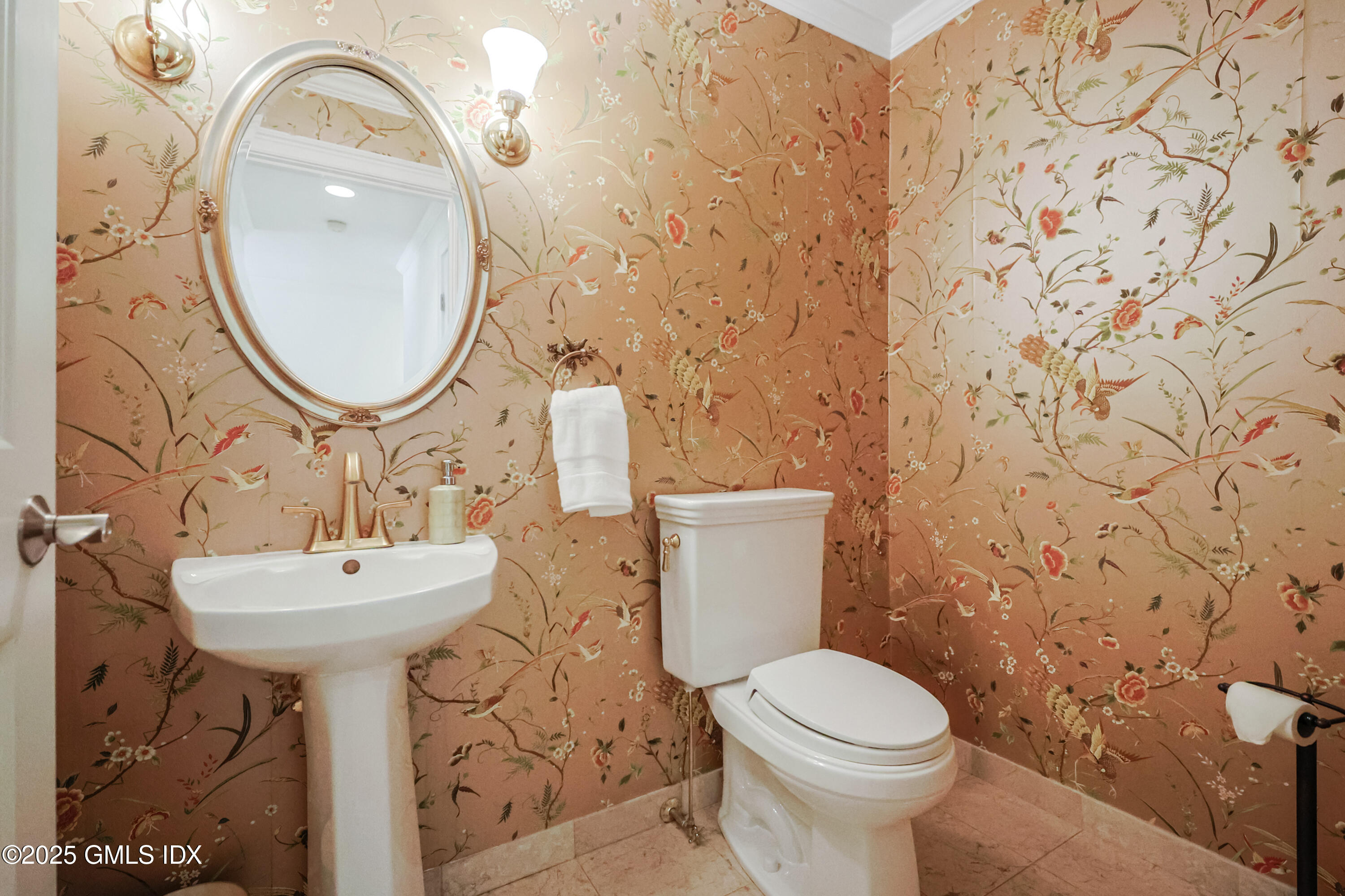 Old Greenwich, Connecticut, 06870, United States, 4 Bedrooms Bedrooms, ,5 BathroomsBathrooms,Residential,For Sale,1821609