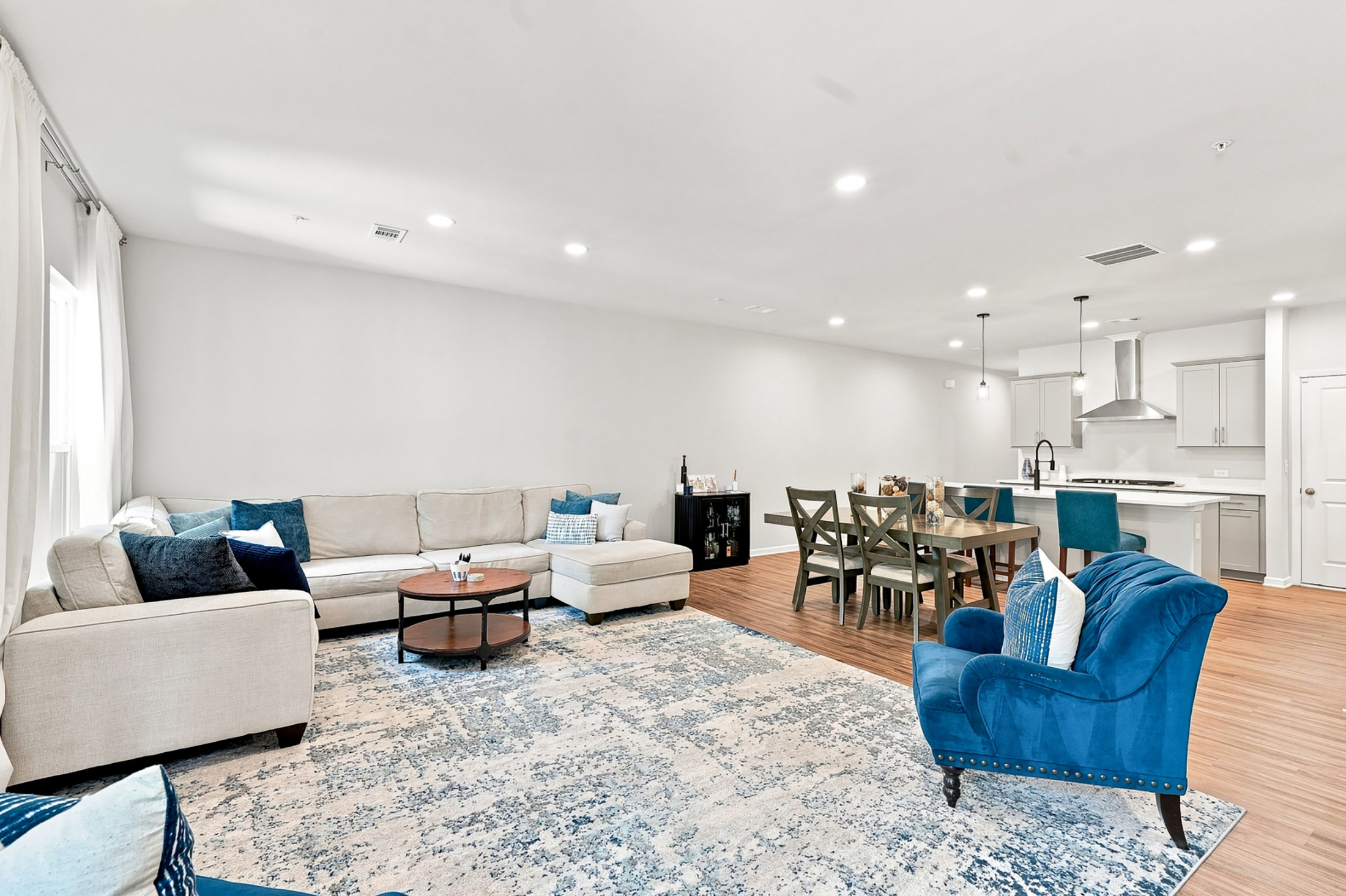  End-Unit Townhome Near Marietta Square - 物件實景