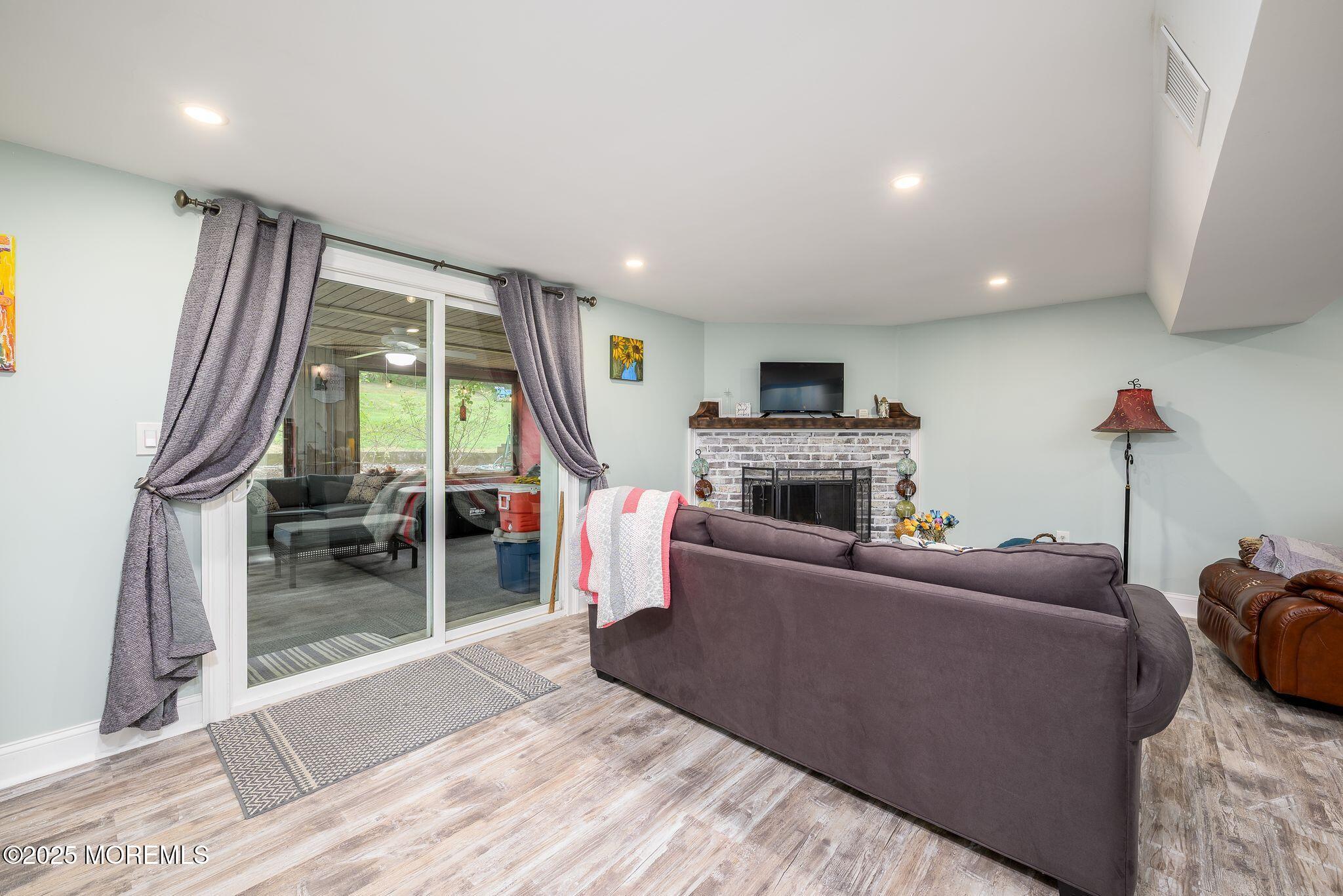 Howell, New Jersey, 07731, United States, 3 Bedrooms Bedrooms, ,2 BathroomsBathrooms,Residential,For Sale,1890448