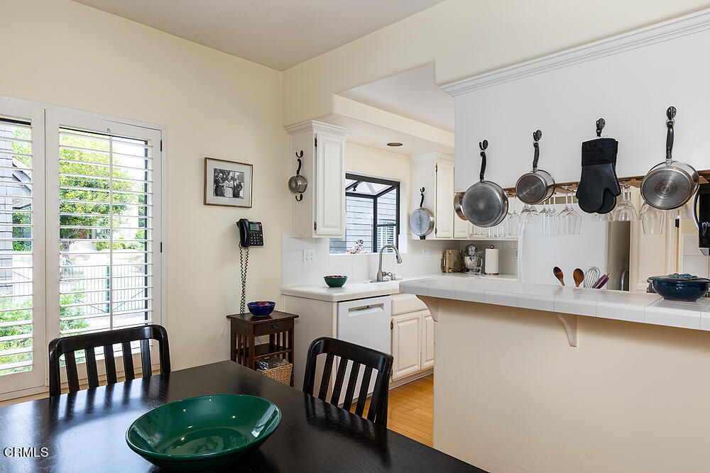 Pasadena, California, 91106, United States, 2 Bedrooms Bedrooms, ,3 BathroomsBathrooms,Residential,For Sale,1934592