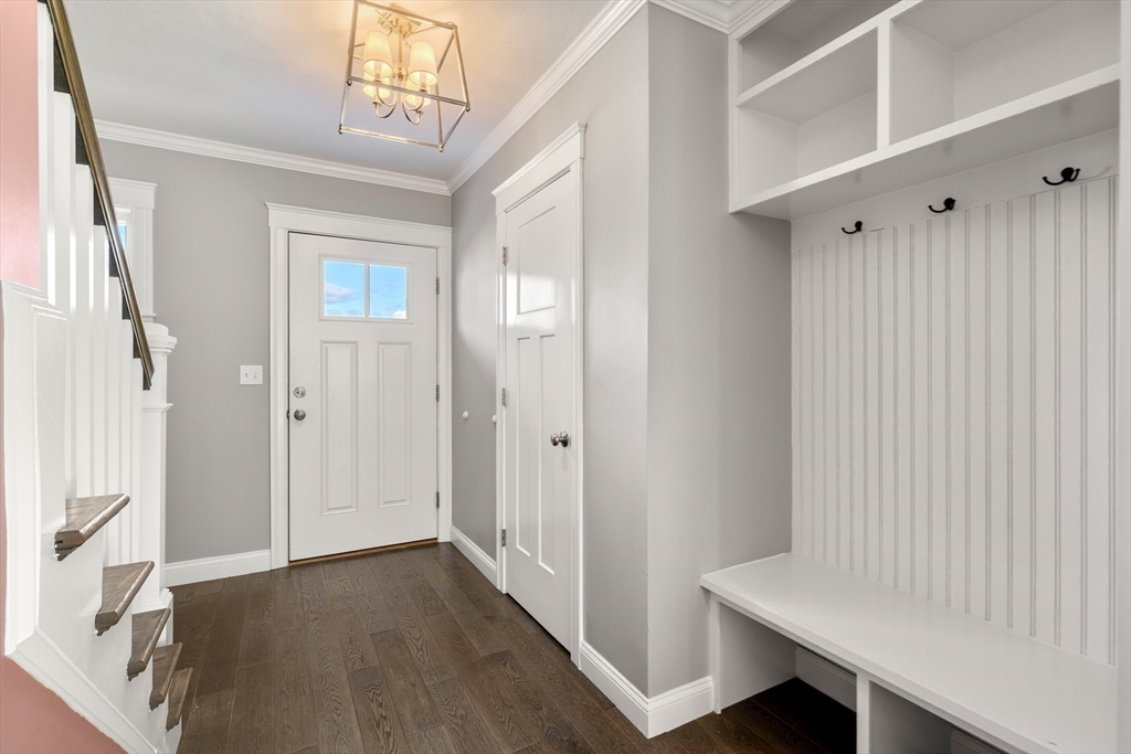 Mendon, Massachusetts, 01756, United States, 3 Bedrooms Bedrooms, ,3 BathroomsBathrooms,Residential,For Sale,1996040