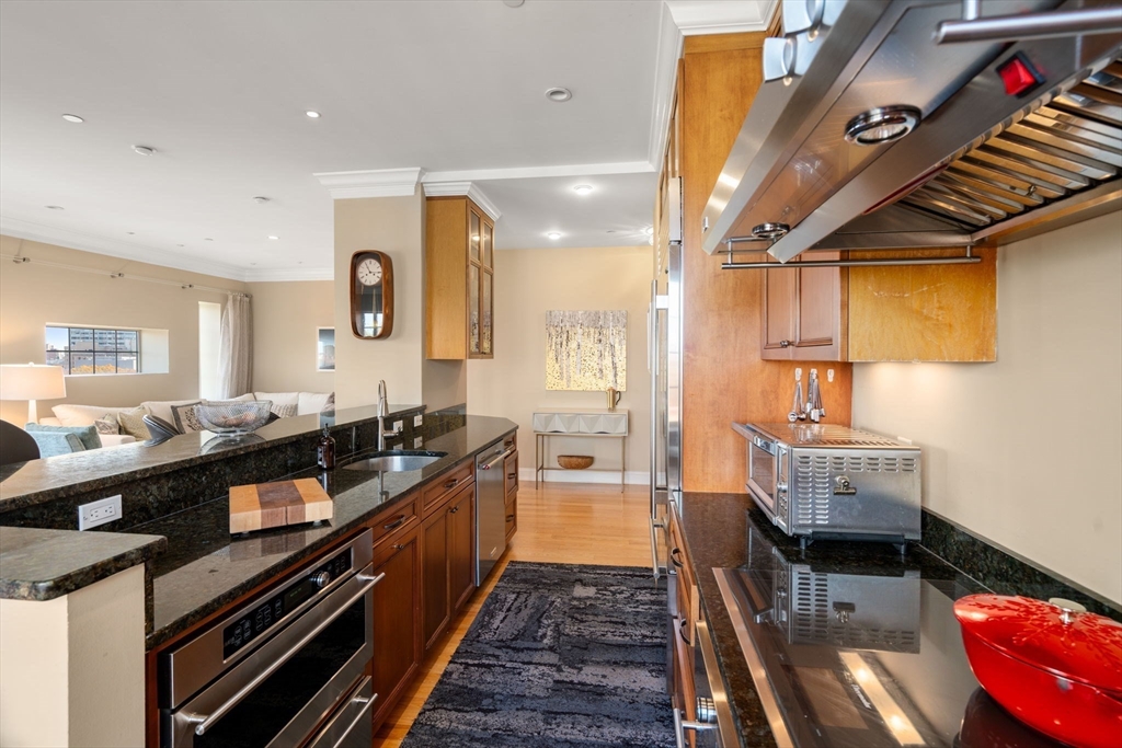 Brookline, Massachusetts, 02446, United States, 3 Bedrooms Bedrooms, ,3 BathroomsBathrooms,Residential,For Sale,1991911