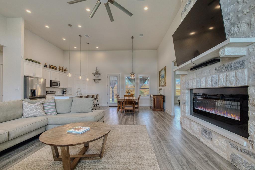 Fredericksburg, Texas, 78624, United States, 3 Bedrooms Bedrooms, ,2 BathroomsBathrooms,Residential,For Sale,1983359