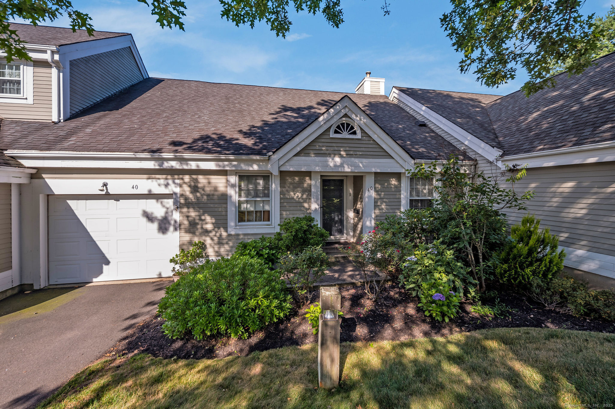 Madison, Connecticut, 06443, United States, 2 Bedrooms Bedrooms, ,3 BathroomsBathrooms,Residential,For Sale,1926954