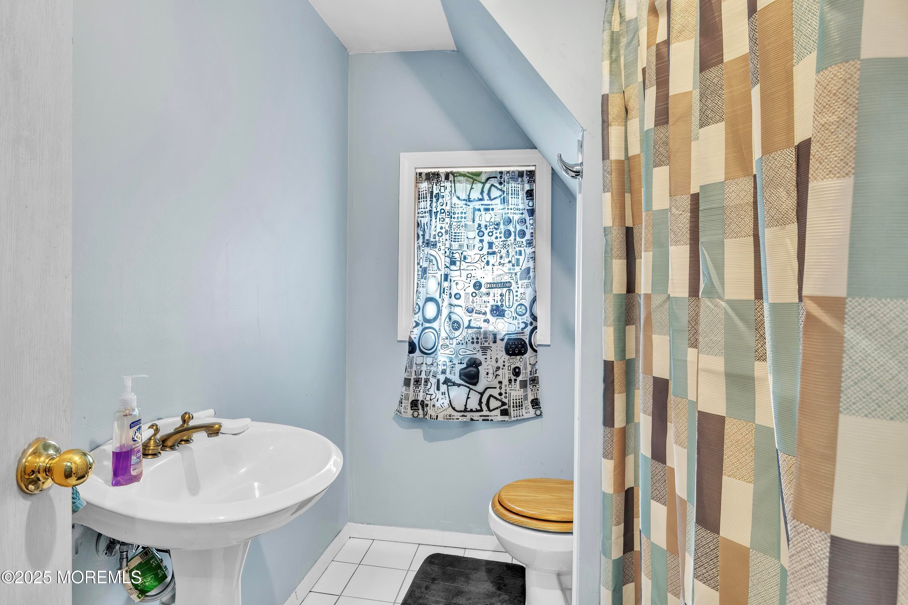 Jackson, New Jersey, 08527, United States, 4 Bedrooms Bedrooms, ,3 BathroomsBathrooms,Residential,For Sale,1973724