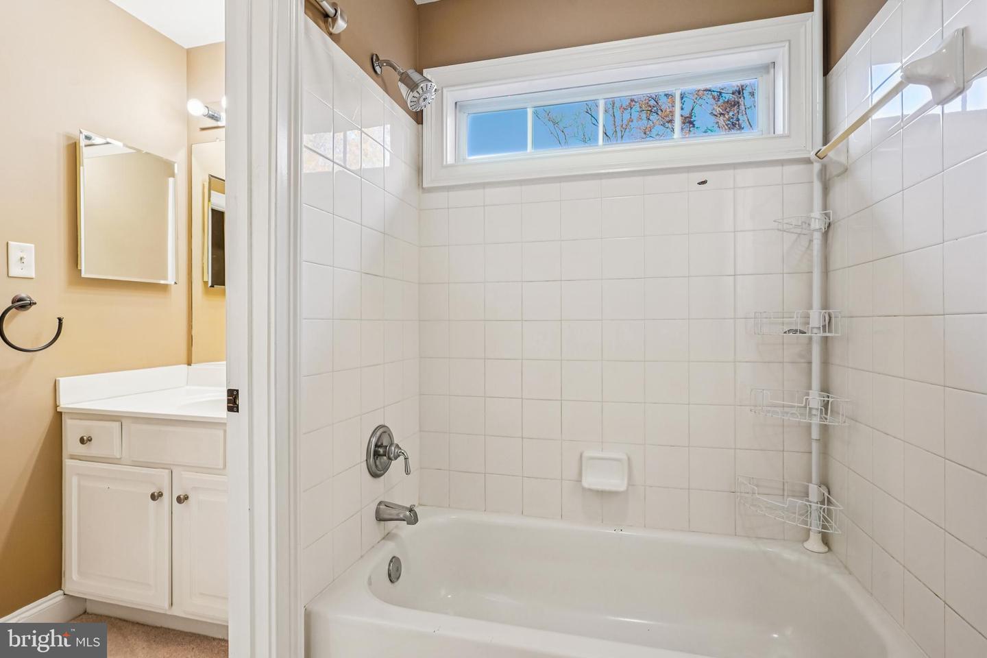 North Bethesda, Maryland, 20852, United States, 5 Bedrooms Bedrooms, ,5 BathroomsBathrooms,Residential,For Sale,1991971