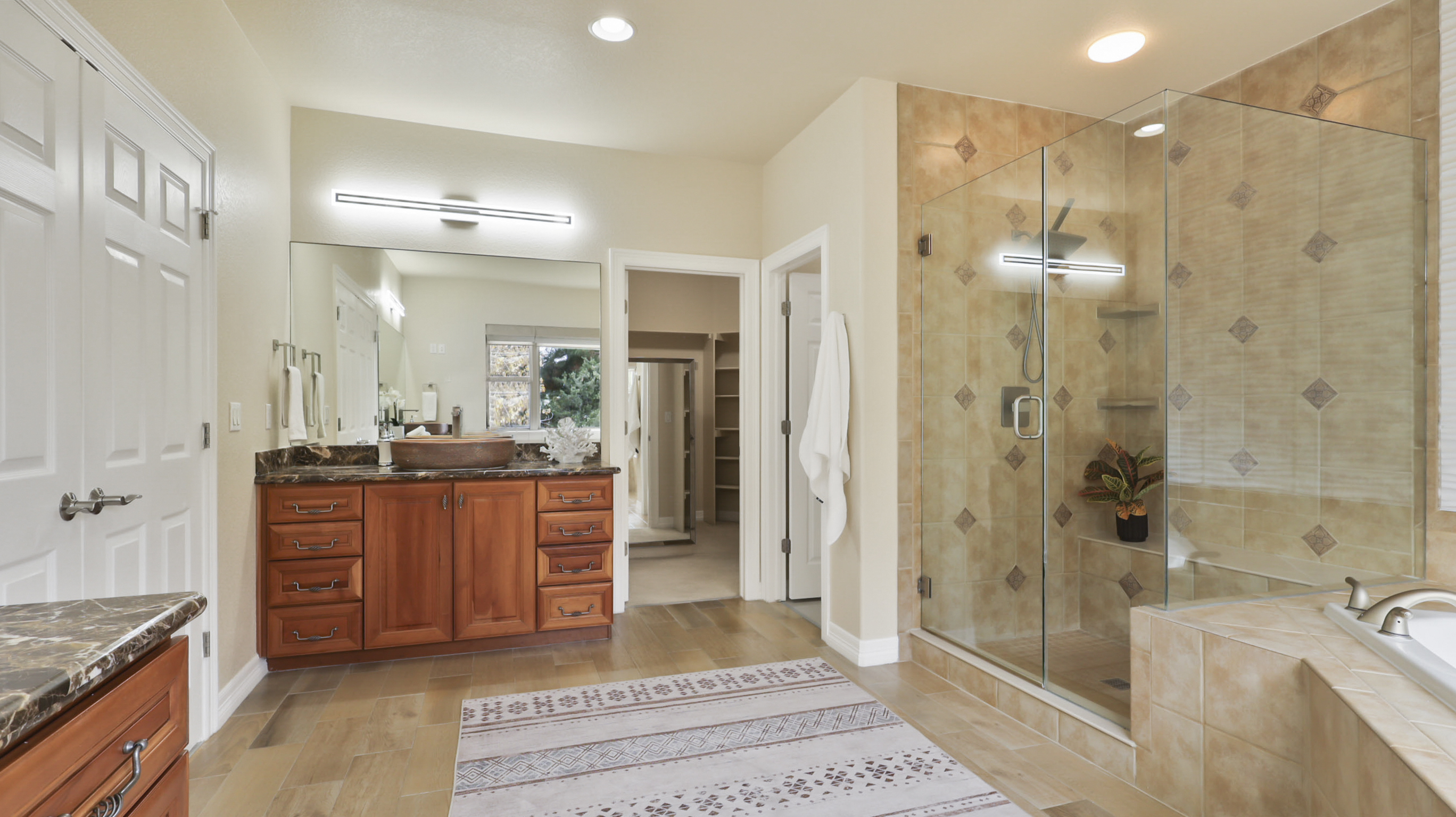 Lone Tree, Colorado, 80124, United States, 5 Bedrooms Bedrooms, ,5 BathroomsBathrooms,Residential,For Sale,1988752