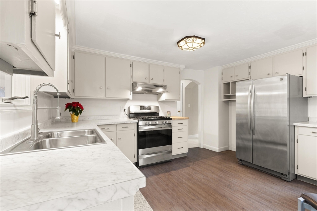 Dunstable, Massachusetts, 01827, United States, 4 Bedrooms Bedrooms, ,2 BathroomsBathrooms,Residential,For Sale,2001941