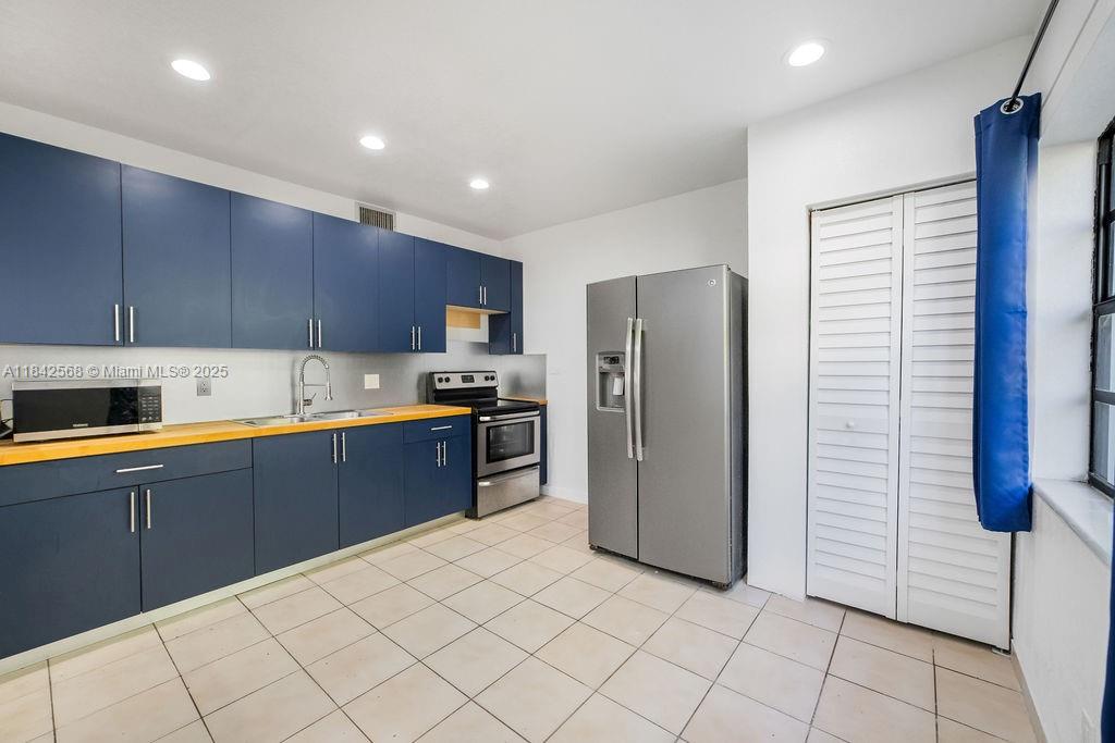 Miami, Florida, 33155, United States, 4 Bedrooms Bedrooms, ,3 BathroomsBathrooms,Residential,For Sale,1897707