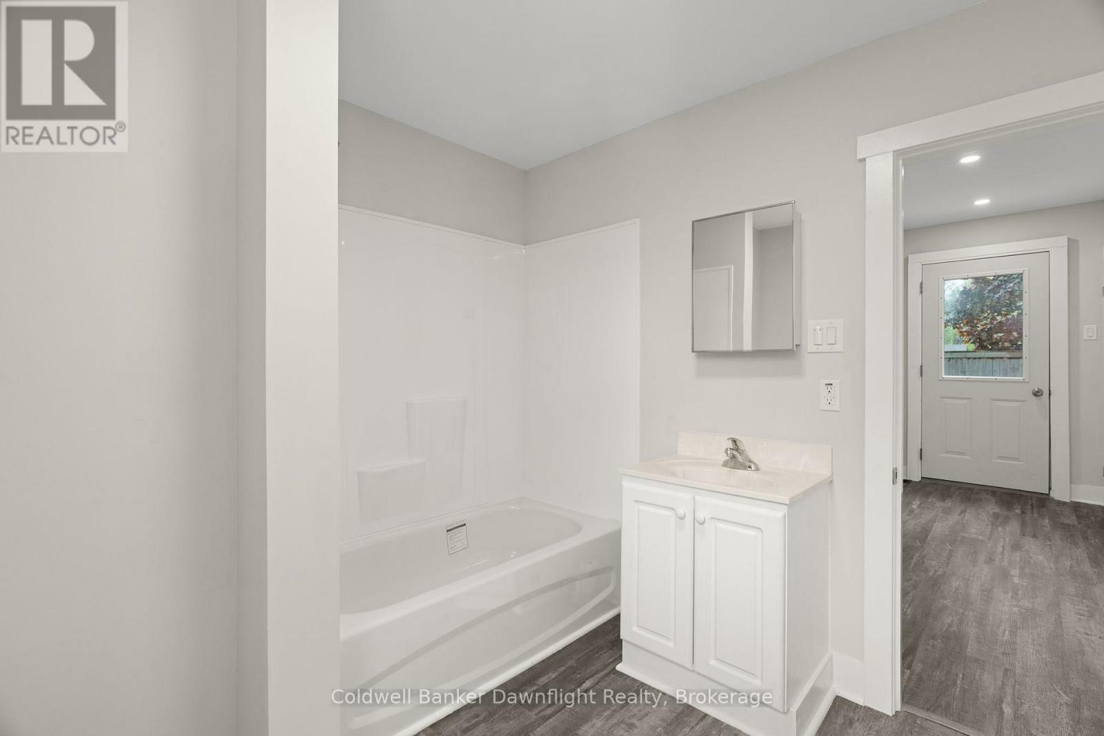 HURON EAST (SEAFORTH), Ontario, N0K 1W0, CA, 3 Bedrooms Bedrooms, ,2 BathroomsBathrooms,Residential,For Sale,1837892