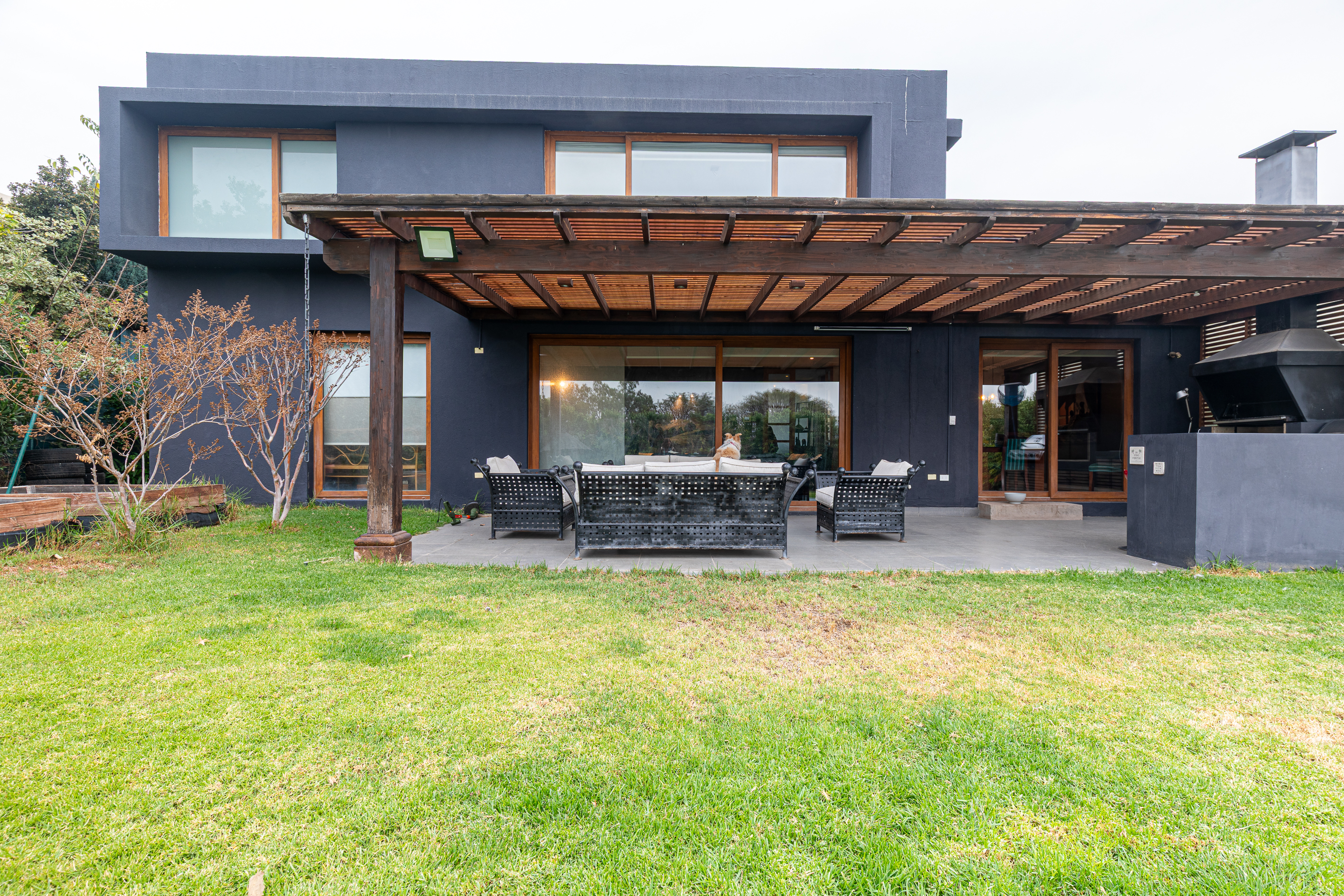  Contemporary 4-Bedroom Home in Piedra Roja - 物件實景