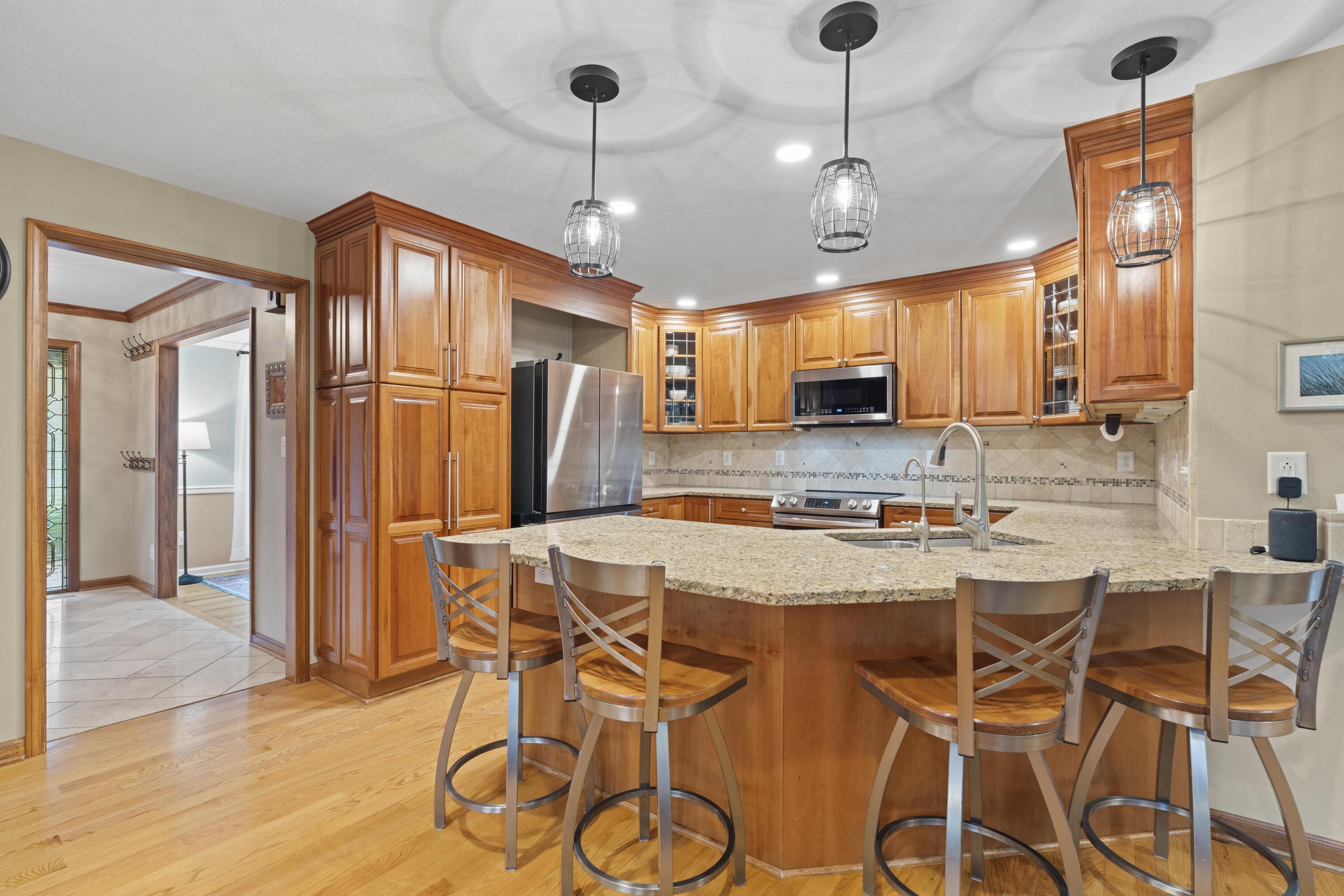 Columbus, Ohio, 43230, United States, 4 Bedrooms Bedrooms, ,4 BathroomsBathrooms,Residential,For Sale,1970472