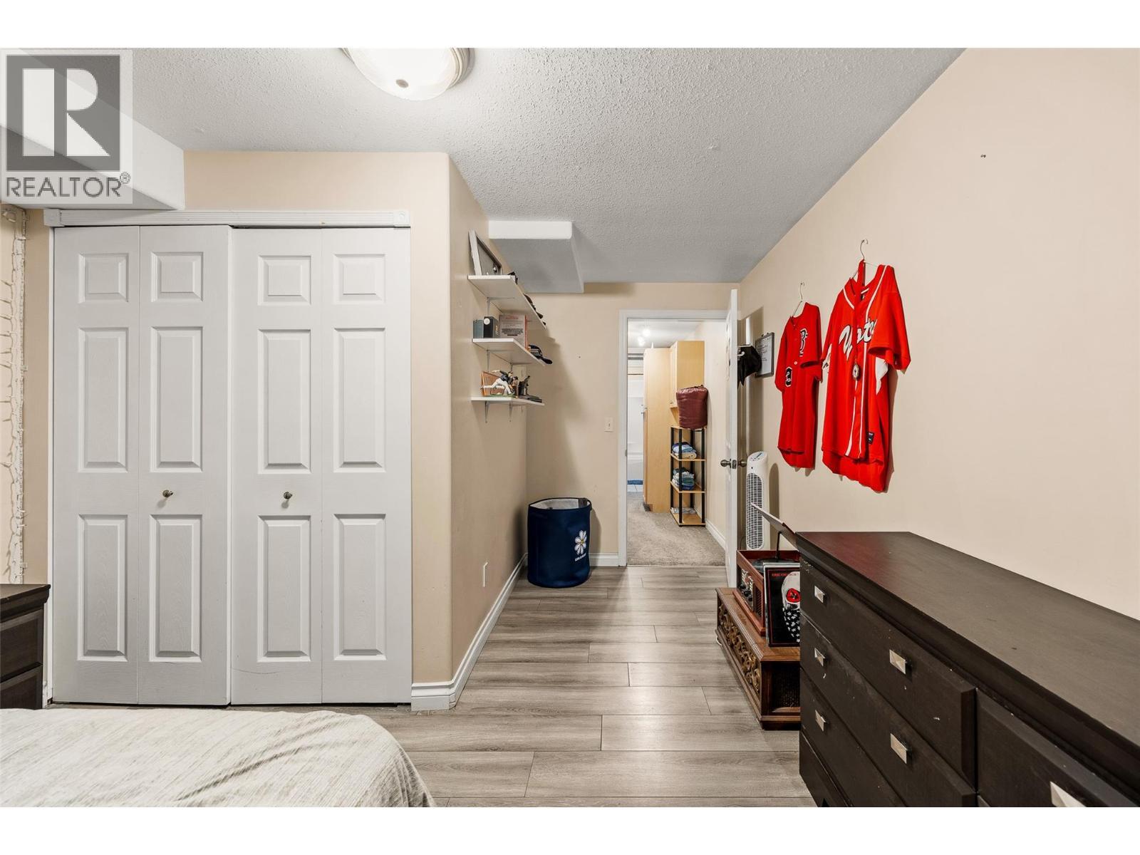 KELOWNA, British Columbia, V1V 1S9, CA, 4 Bedrooms Bedrooms, ,3 BathroomsBathrooms,Residential,For Sale,1895438