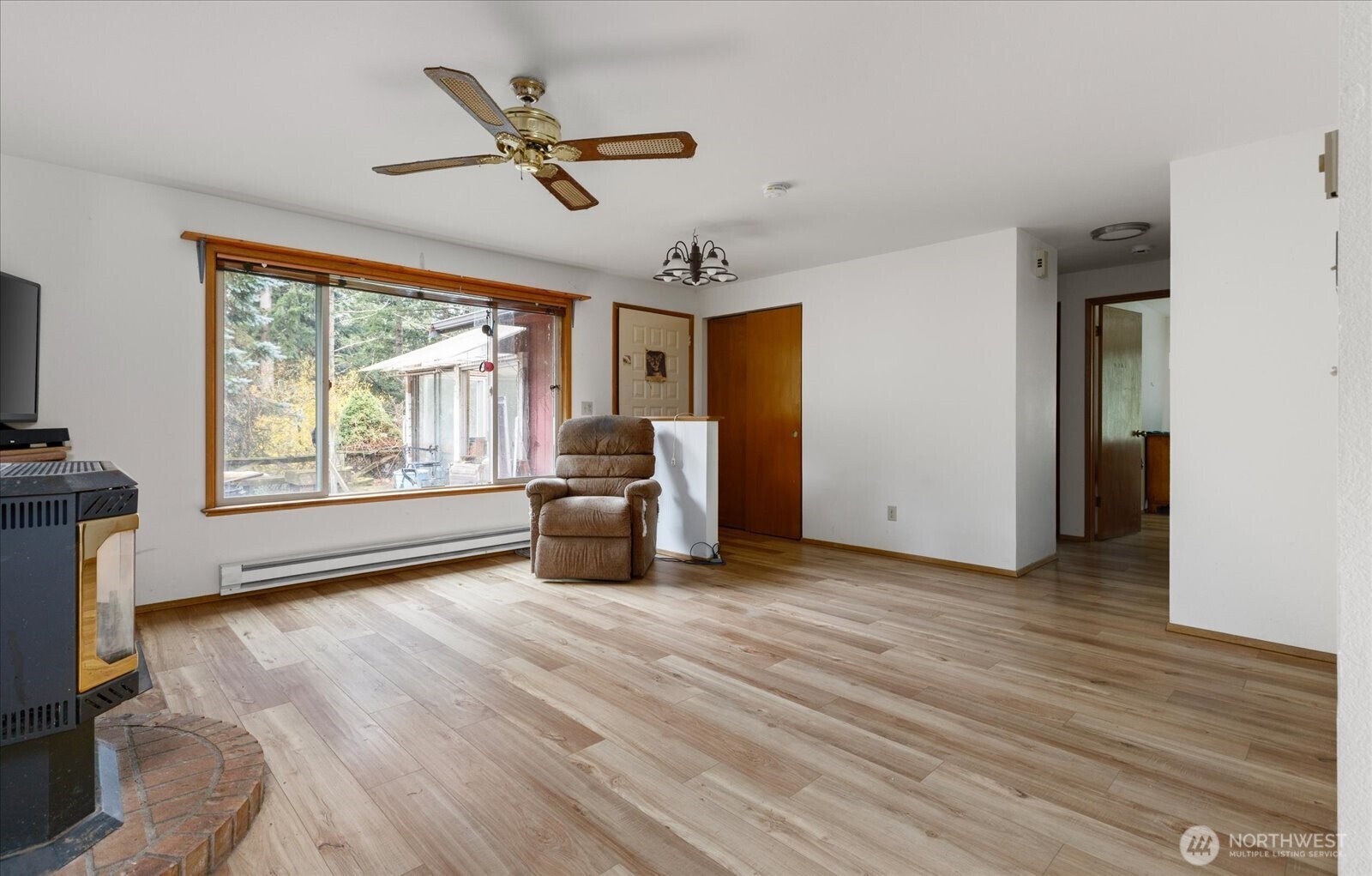 Oak Harbor, Washington, 98277, United States, 3 Bedrooms Bedrooms, ,1 BathroomBathrooms,Residential,For Sale,1995745