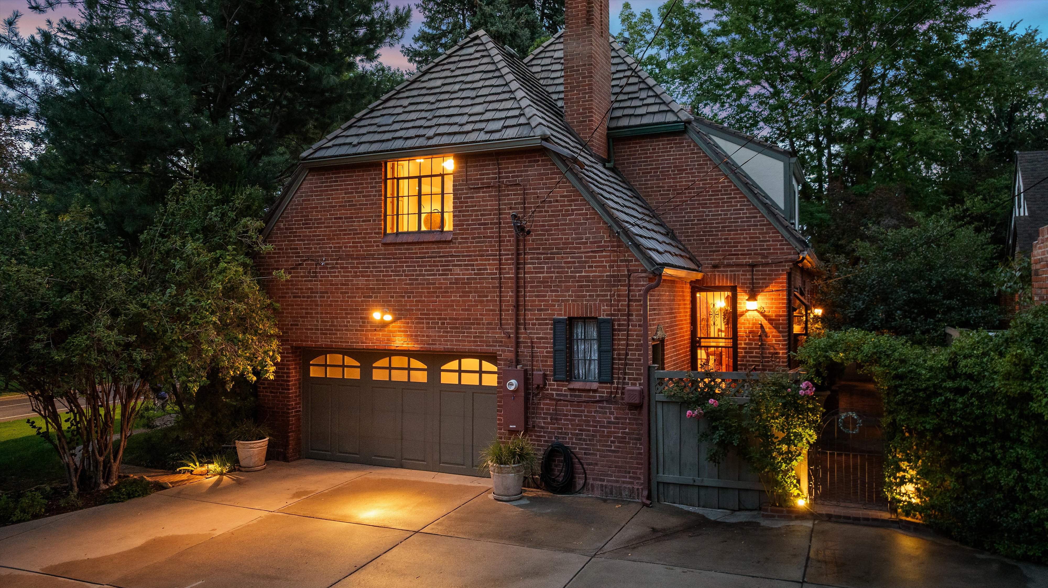  Rare Private Park Lot Near Cherry Creek with Sunroom Viking Kitchen & Spa Suite - 物件實景