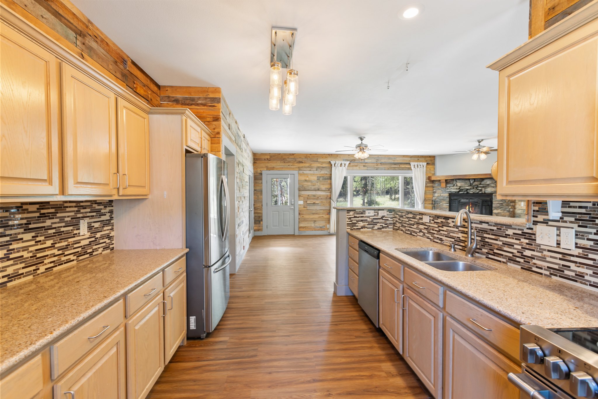 Divide, Colorado, 80814, United States, 3 Bedrooms Bedrooms, ,2 BathroomsBathrooms,Residential,For Sale,1918151