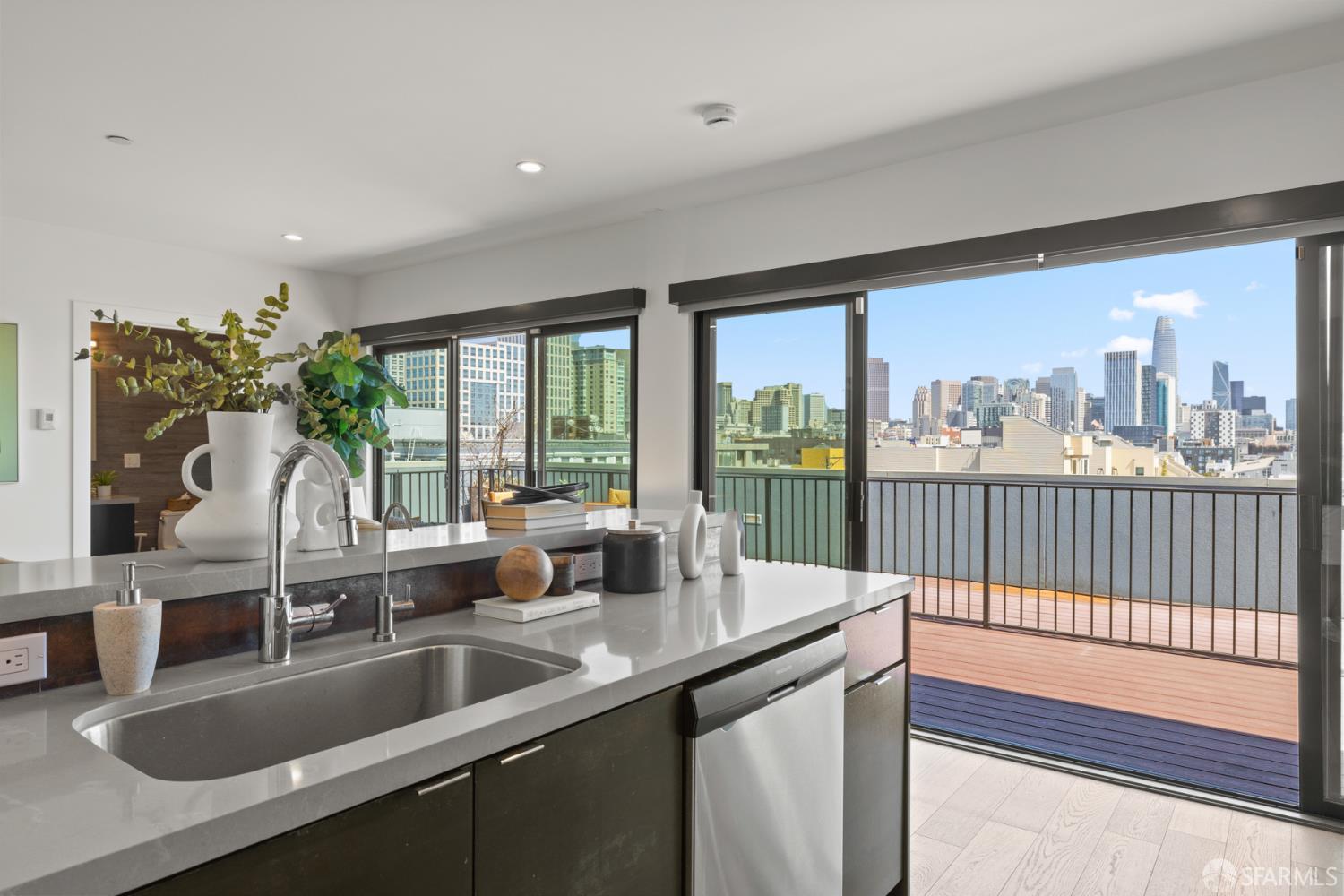 San Francisco, California, 94103, United States, 1 Bedroom Bedrooms, ,1 BathroomBathrooms,Residential,For Sale,1949948